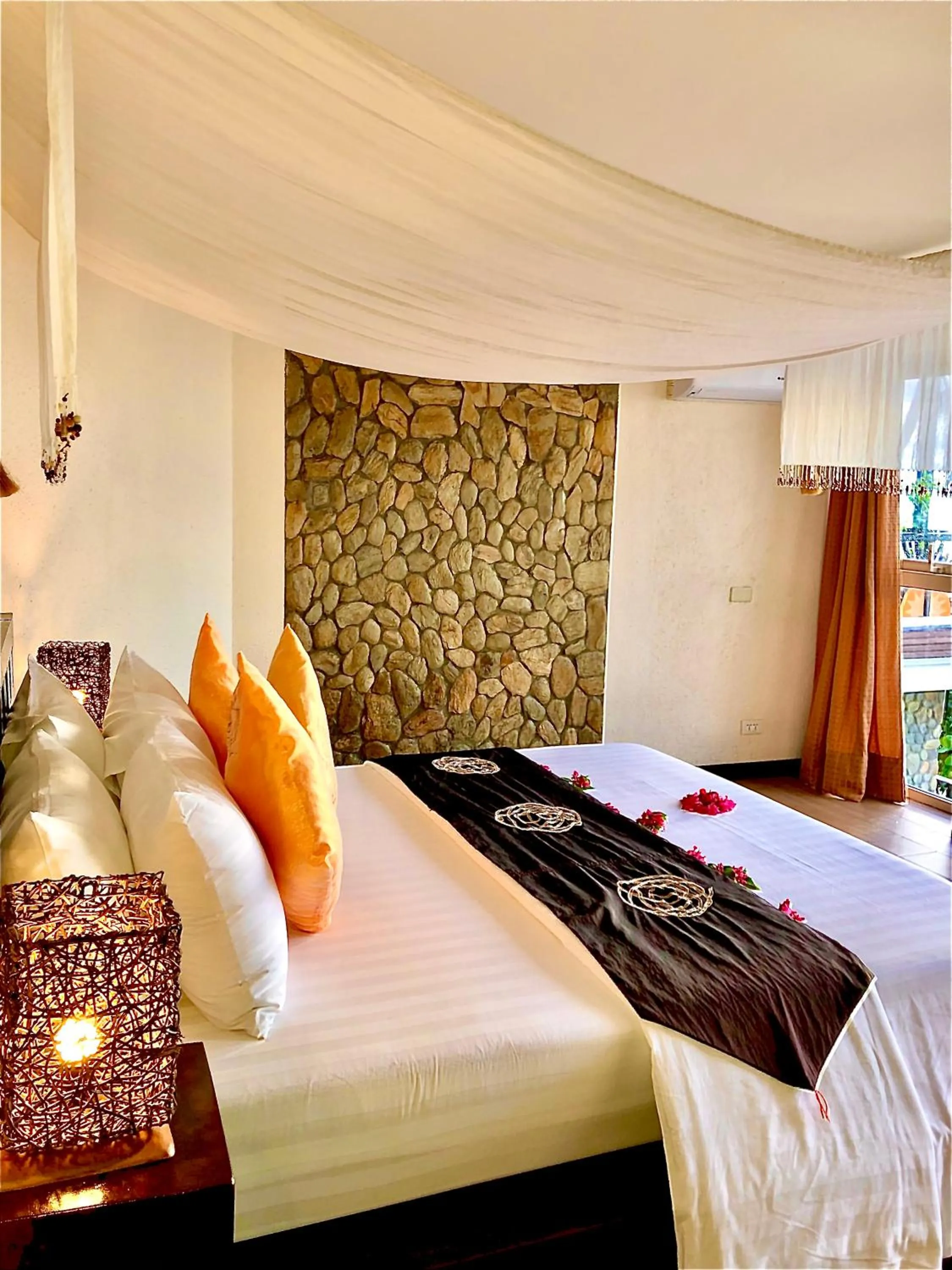 Bedroom, Bed in Sunset At Aninuan Beach Resort