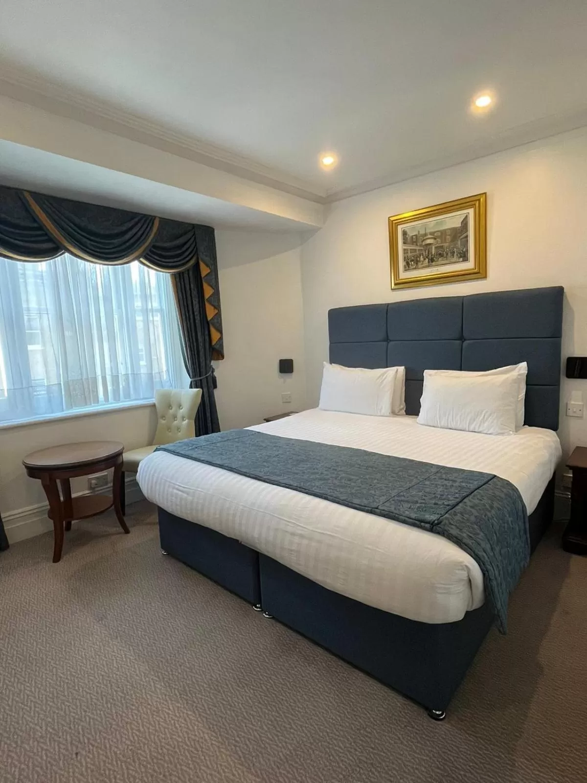 Bed in Hotel La Place