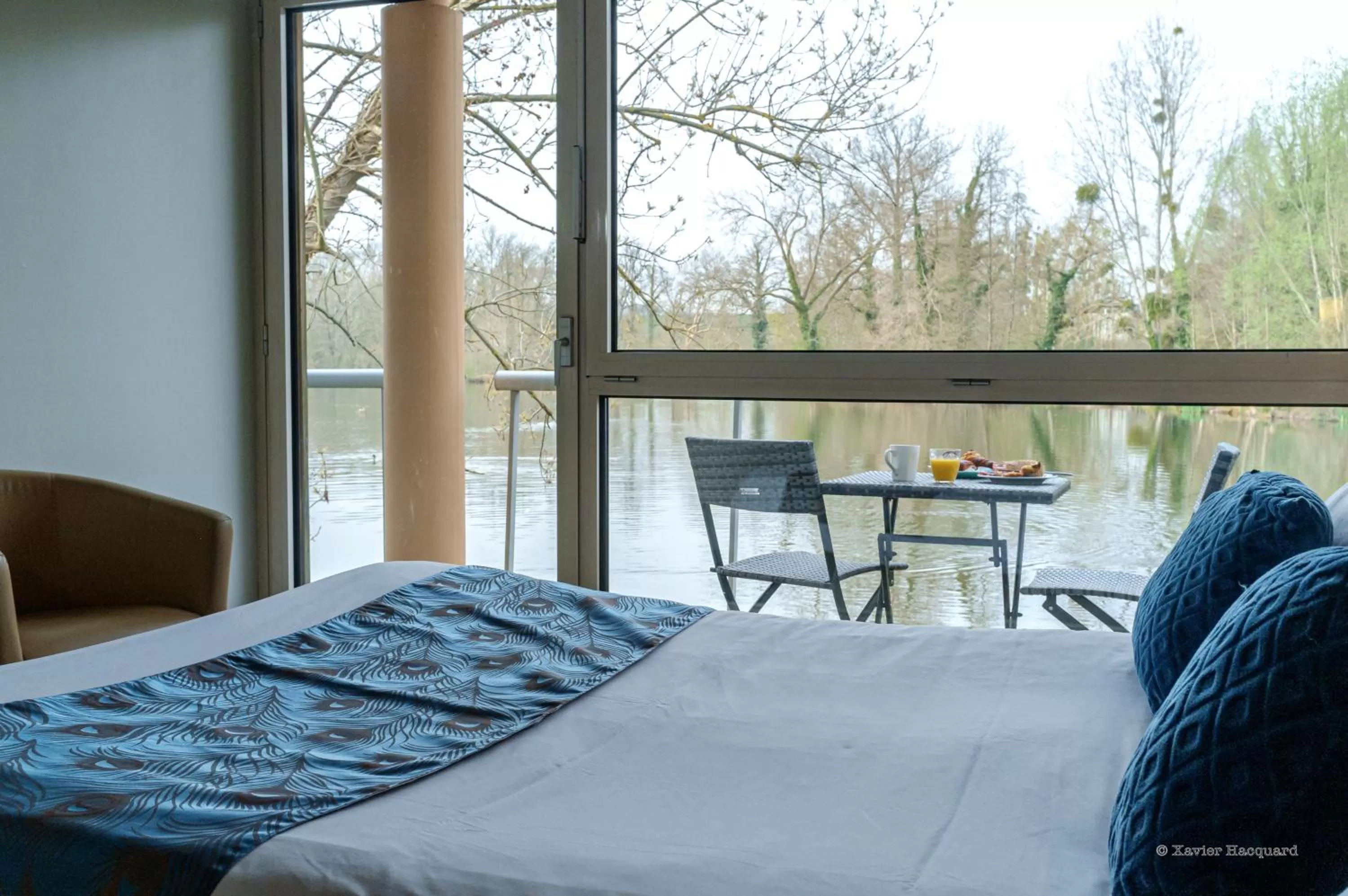 Bed in Hôtel L'ile Du Saussay