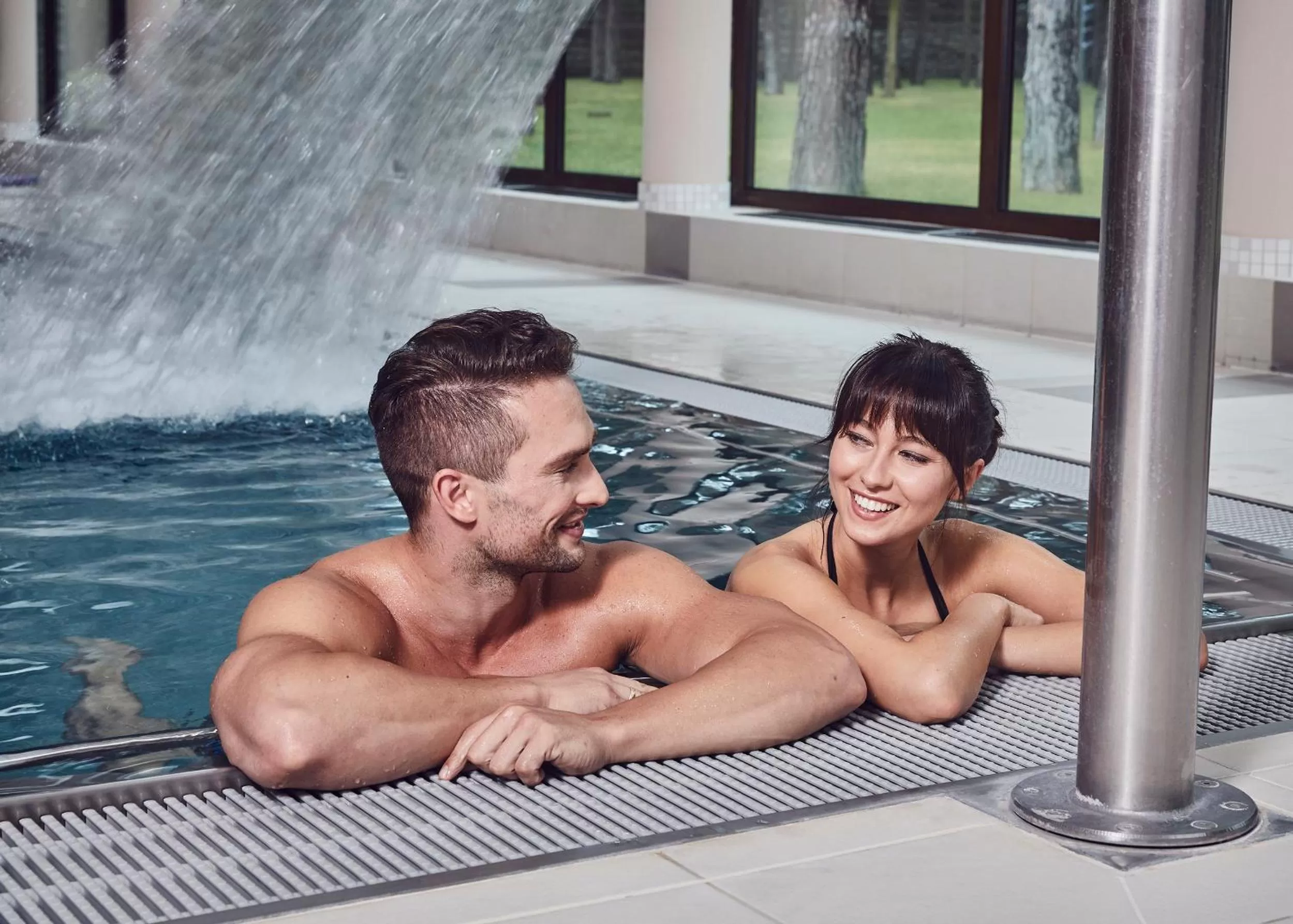 Swimming pool in Columna Medica