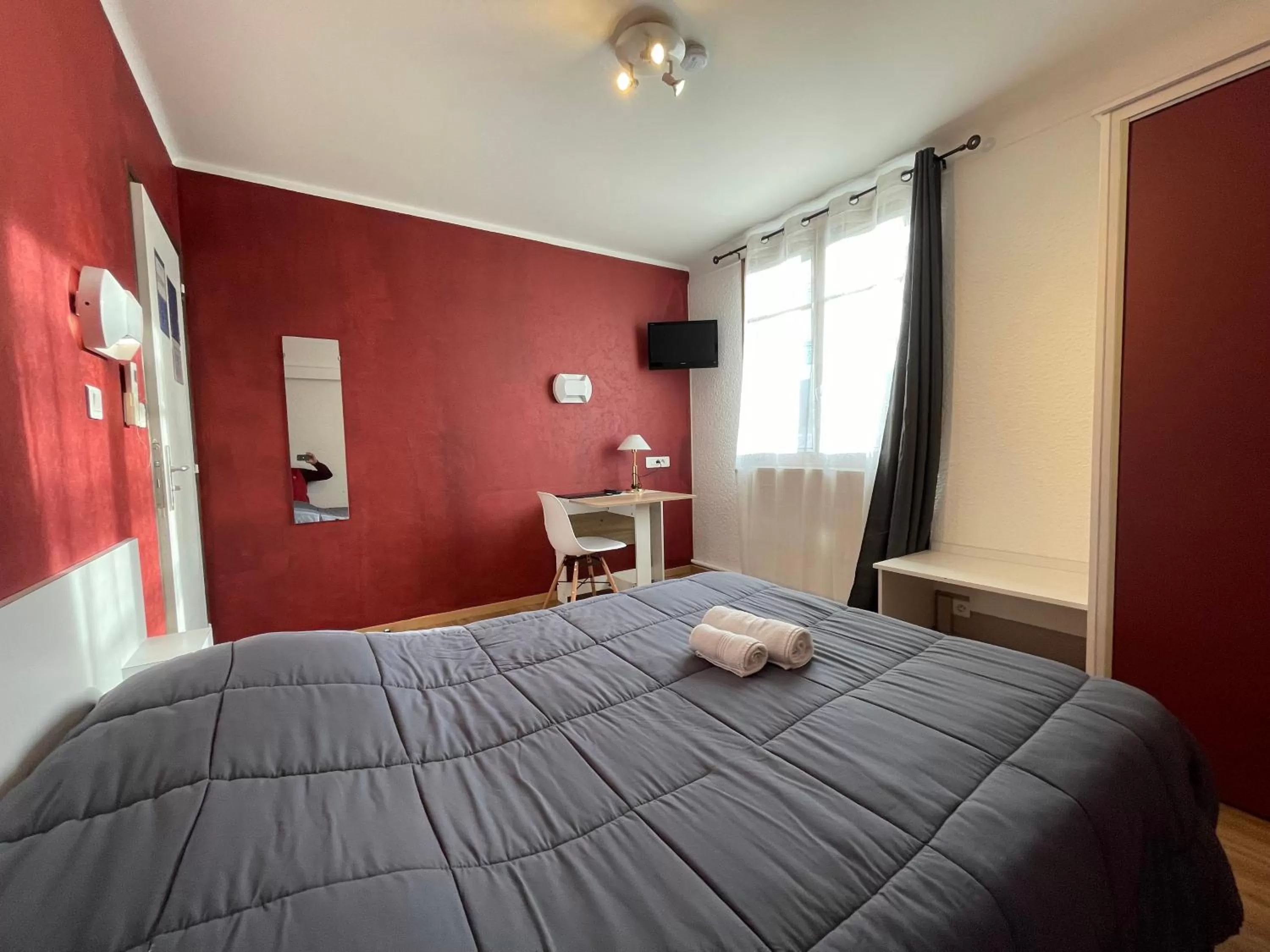 Bed in Hotel Les Chênes