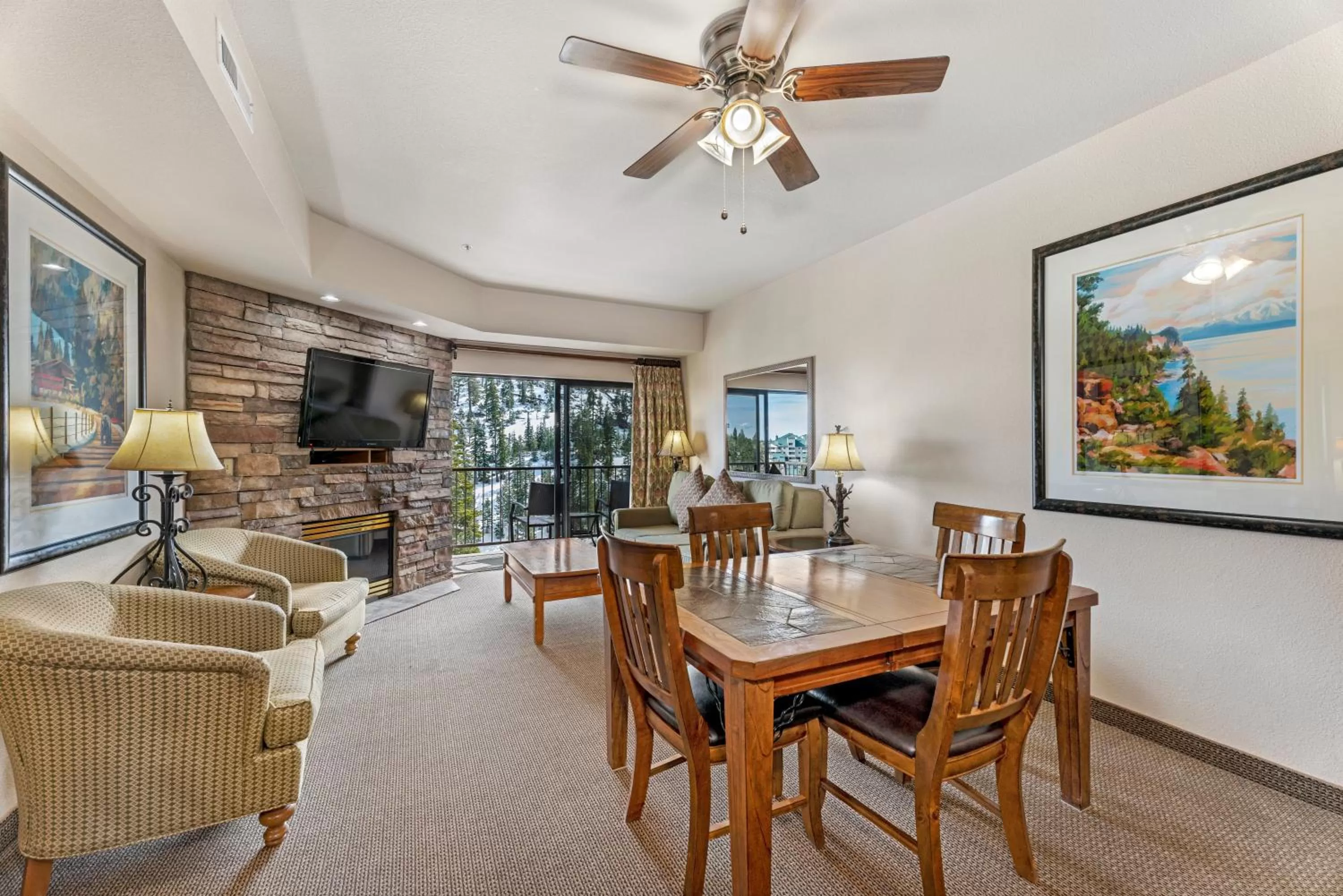 Living room in Holiday Inn Club Vacations - Tahoe Ridge Resort