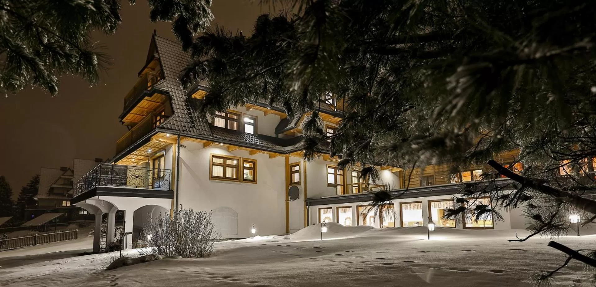 Property building in Górskie Wspomnienie