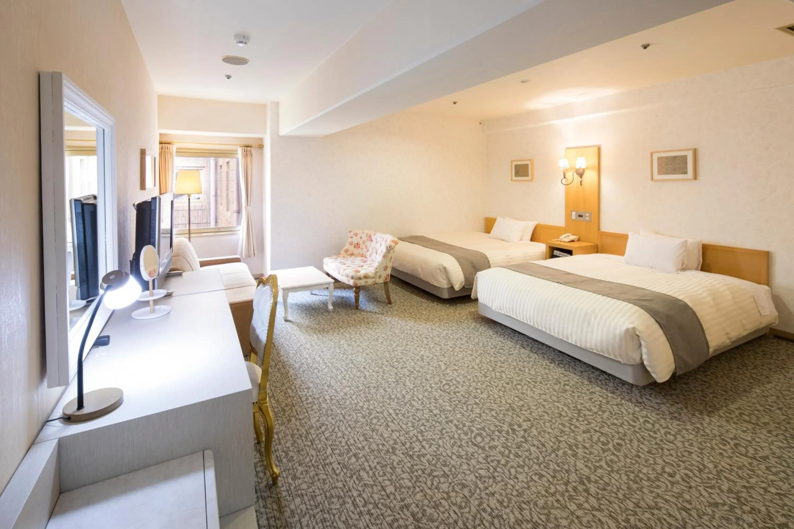 Photo of the whole room, Bed in Nara Royal Hotel