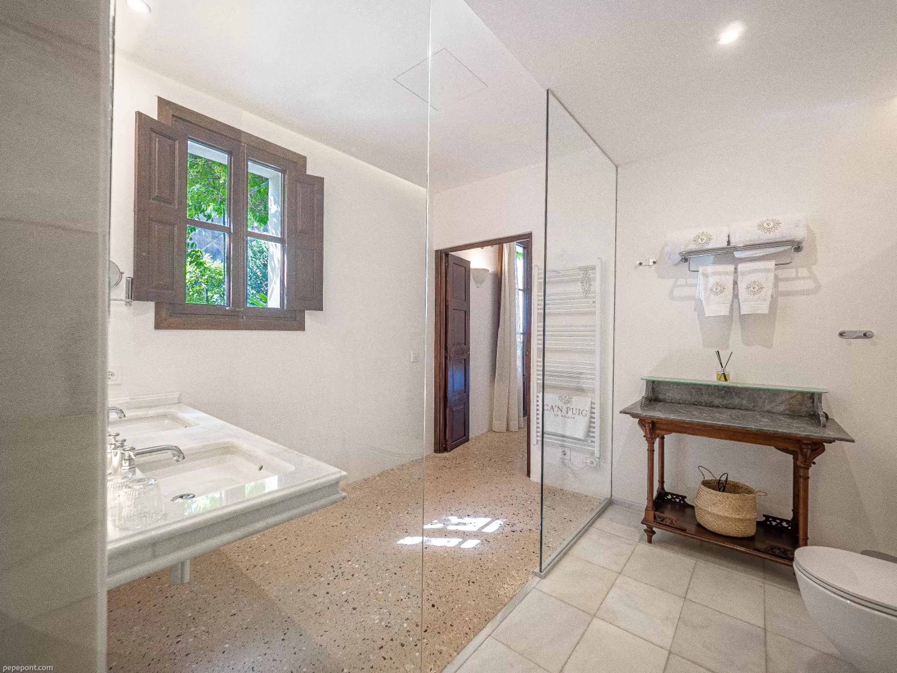 Shower in Ca'n Puig de Sòller