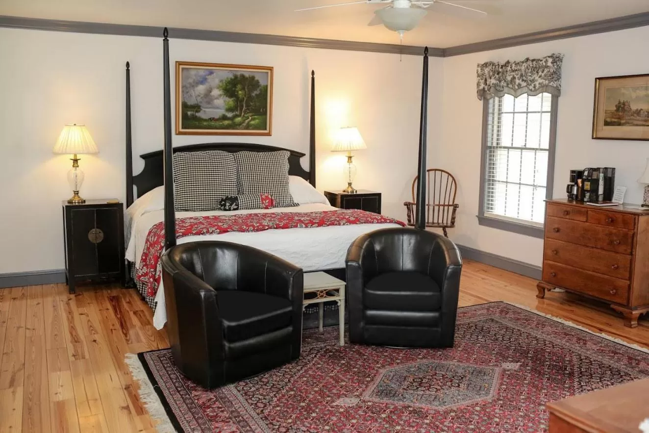 Decorative detail, Bed in Inn at Osprey Point