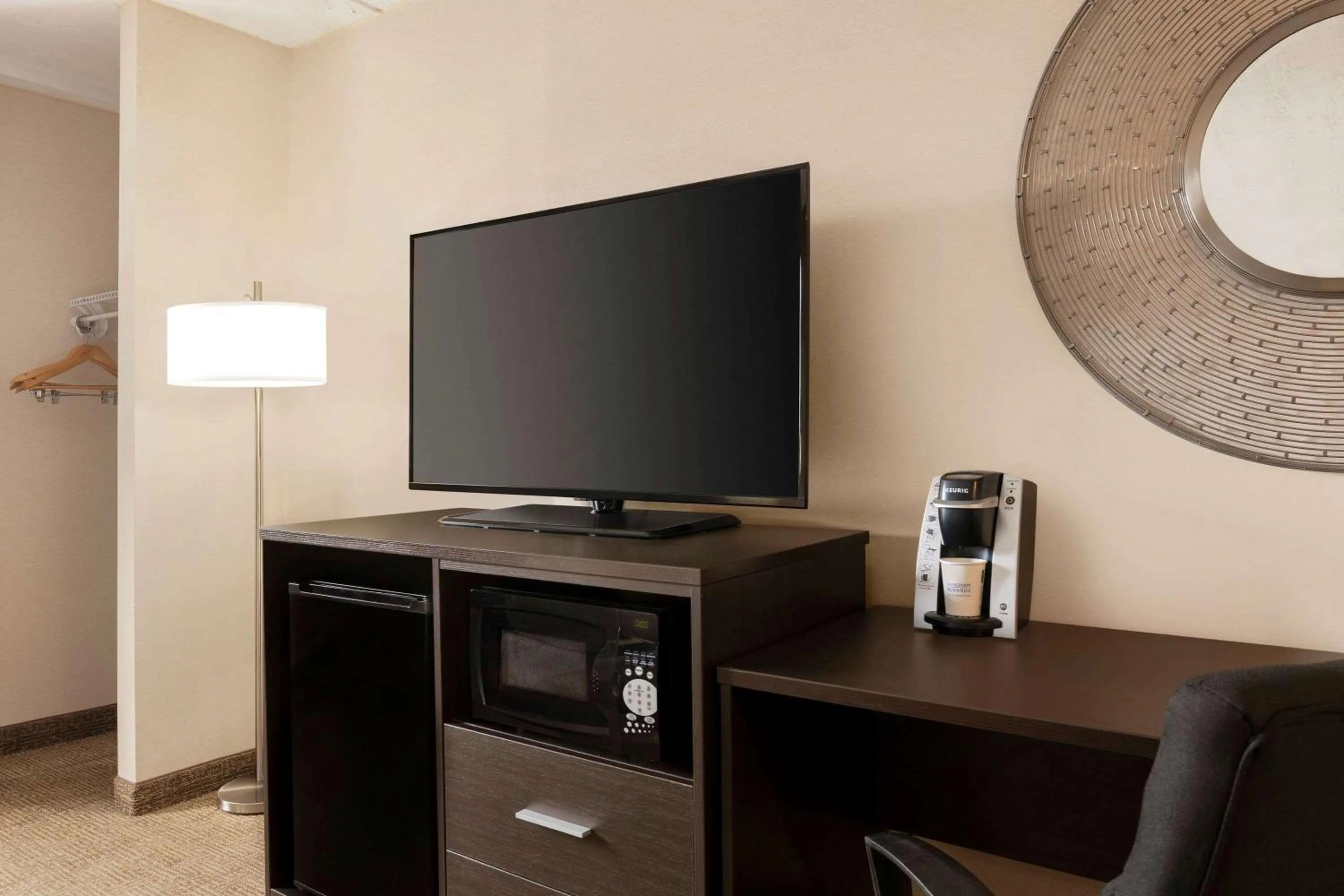 Photo of the whole room in Days Inn by Wyndham Airport/Maine Mall