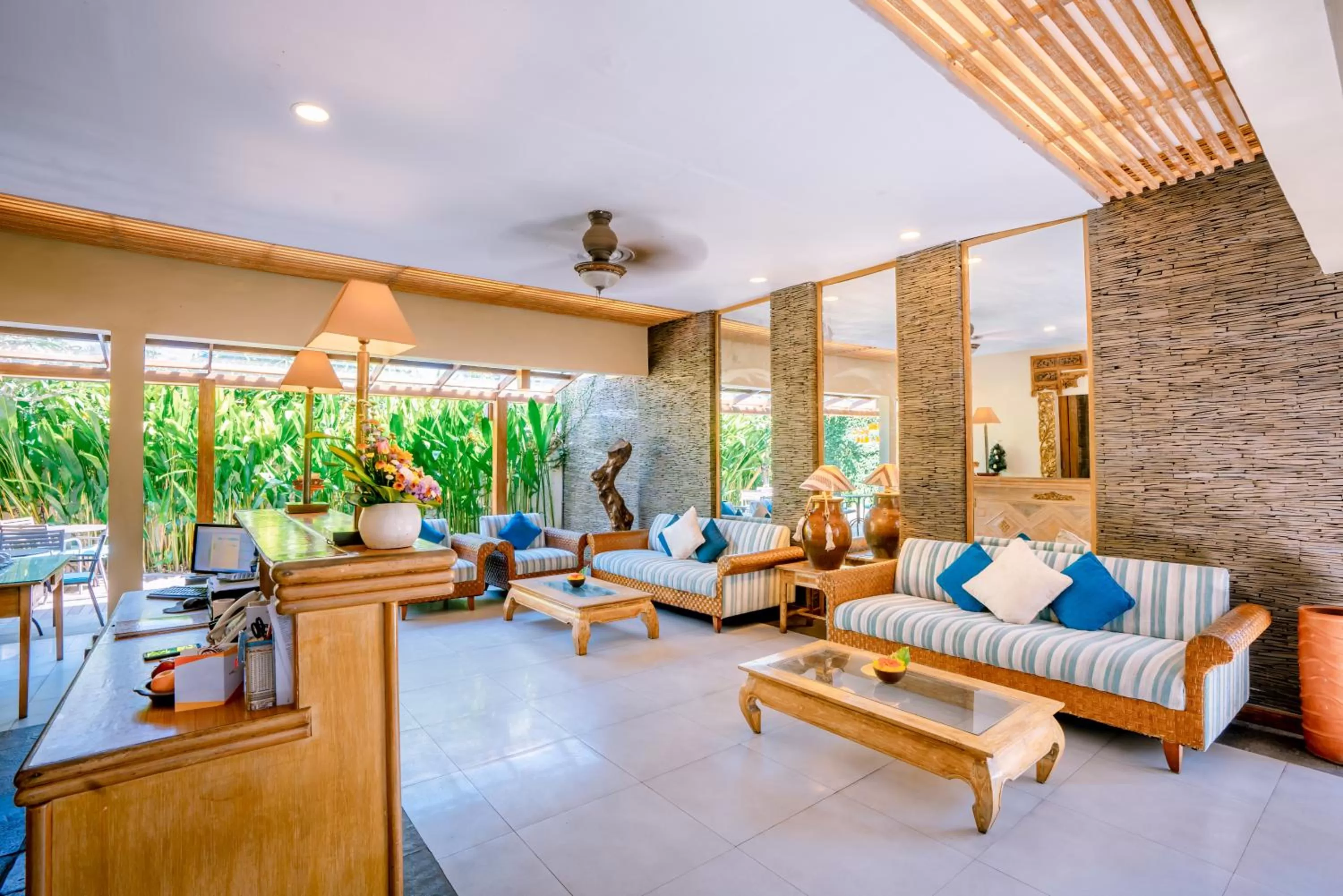 Lobby or reception in Pondok Sari Kuta