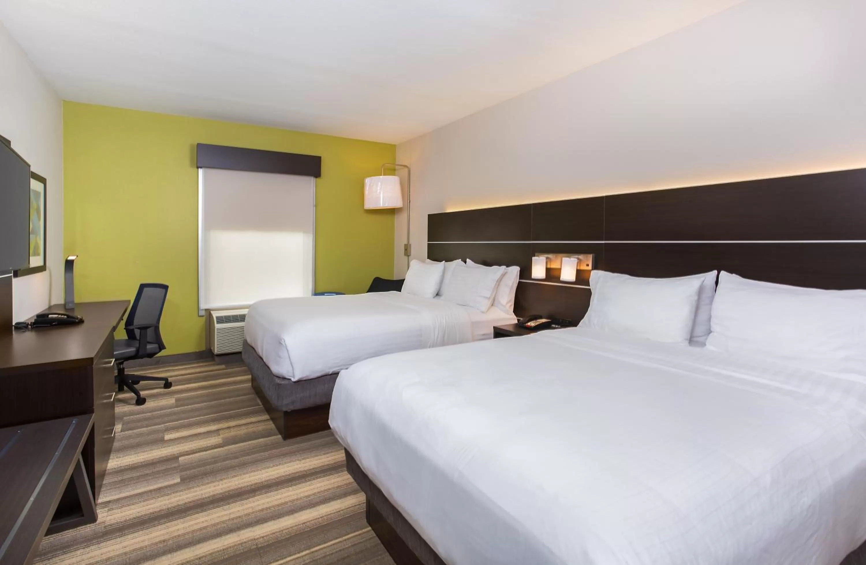 Bed in Holiday Inn Express & Suites Morristown by IHG