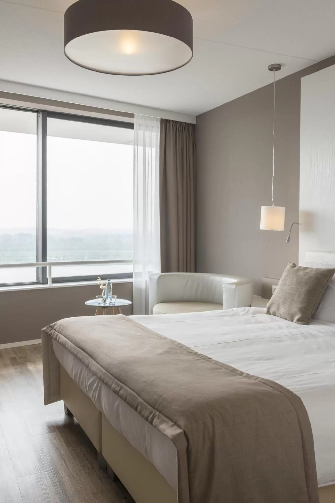 Bathroom, Bed in Fletcher Hotel-Restaurant de Wageningsche Berg