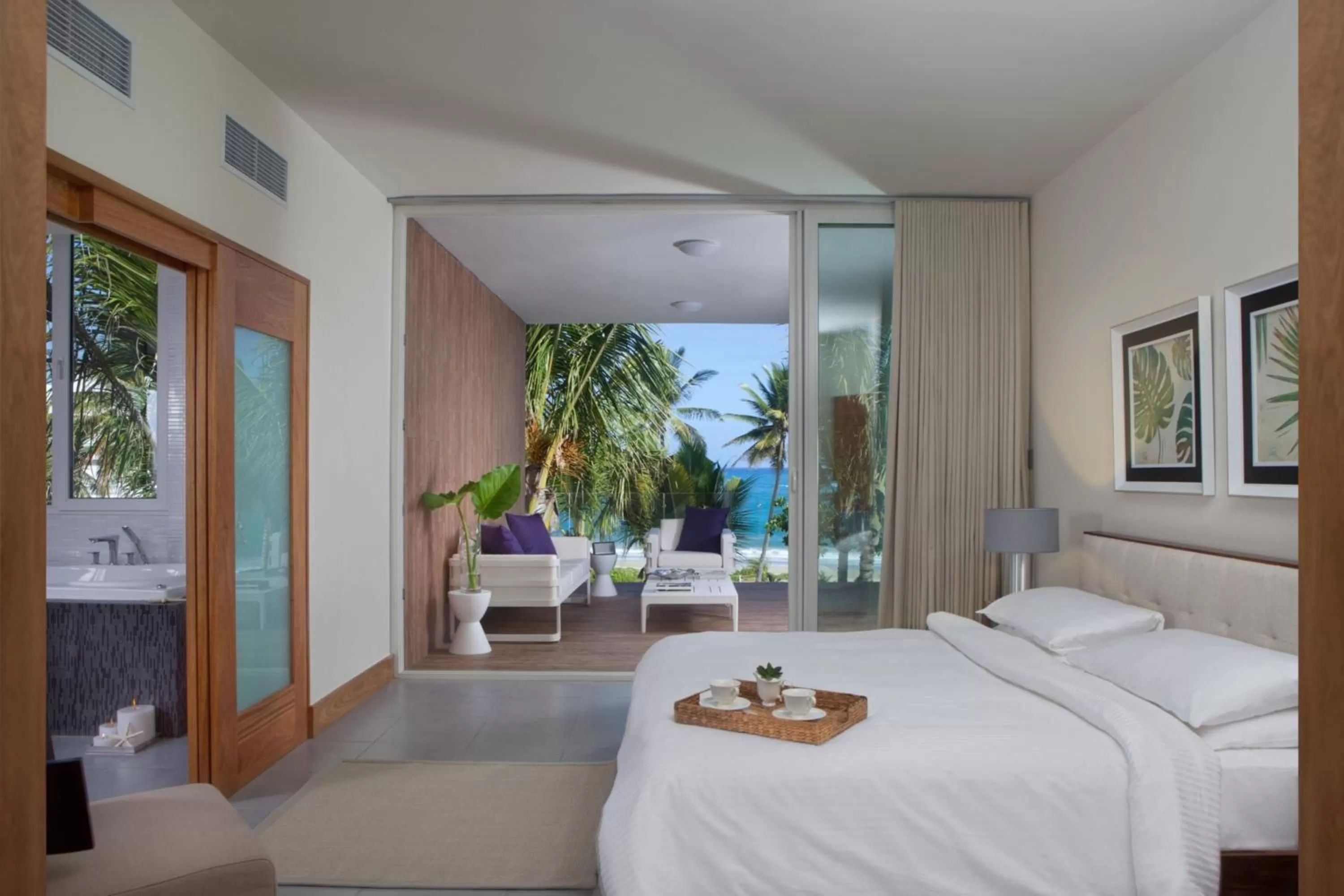 Bedroom, Bed in Ultravioleta Boutique Residences