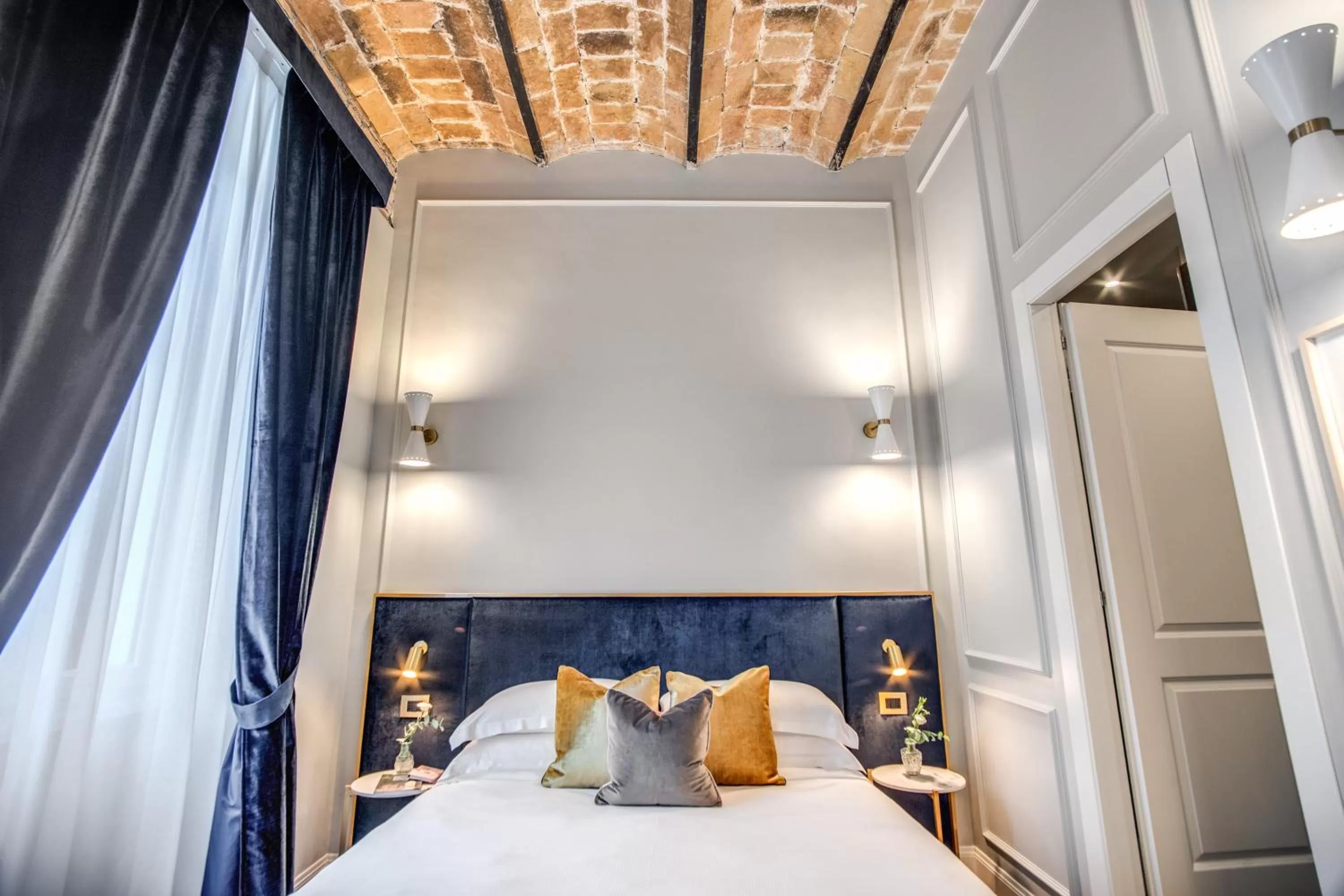 Bed in Tree Charme Augusto Boutique Hotel