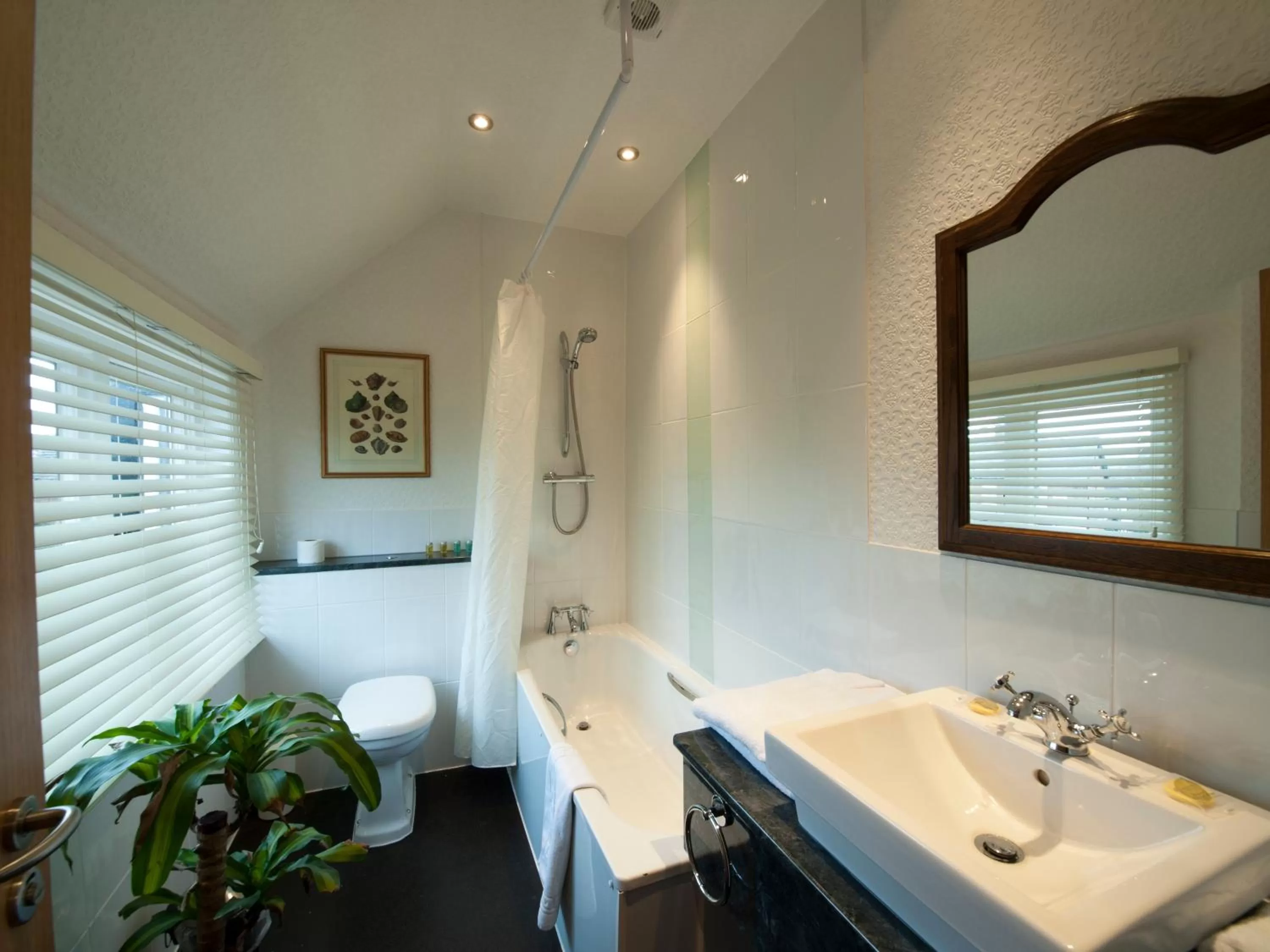 Bathroom in Brambletye Hotel