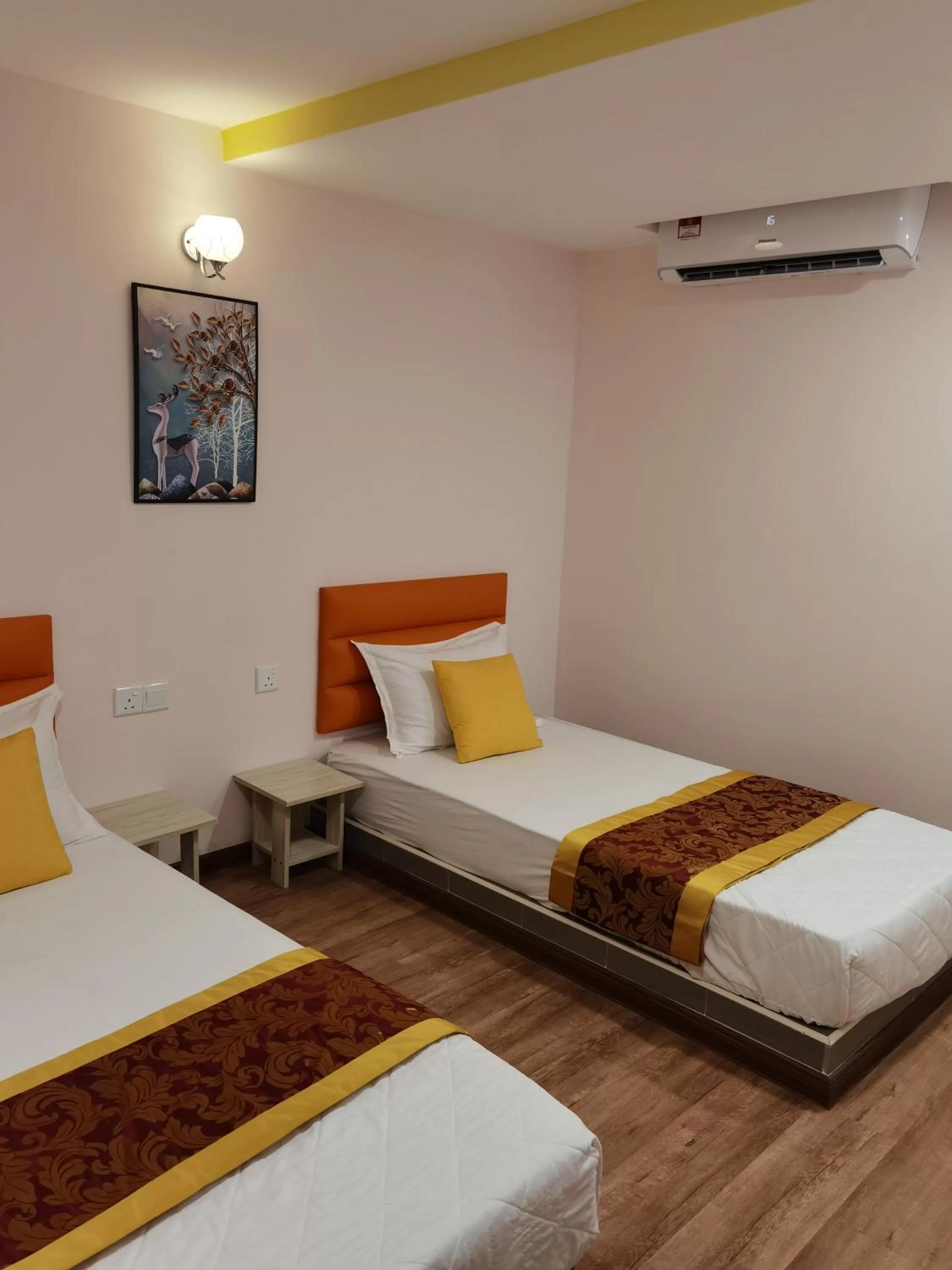 Bedroom, Bed in MORNINGS HOTEL