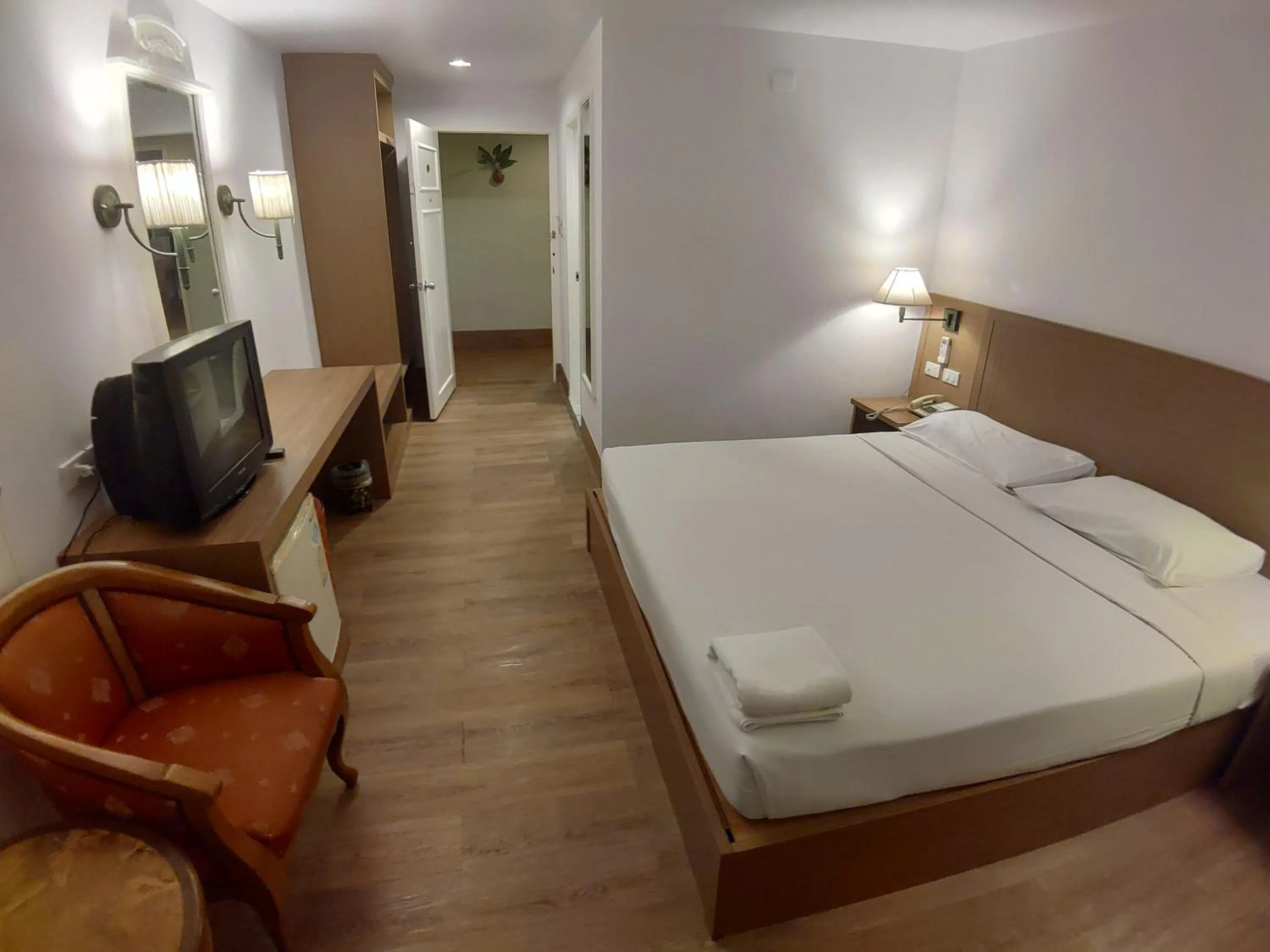 Breakfast, Bed in Bangkok City Inn