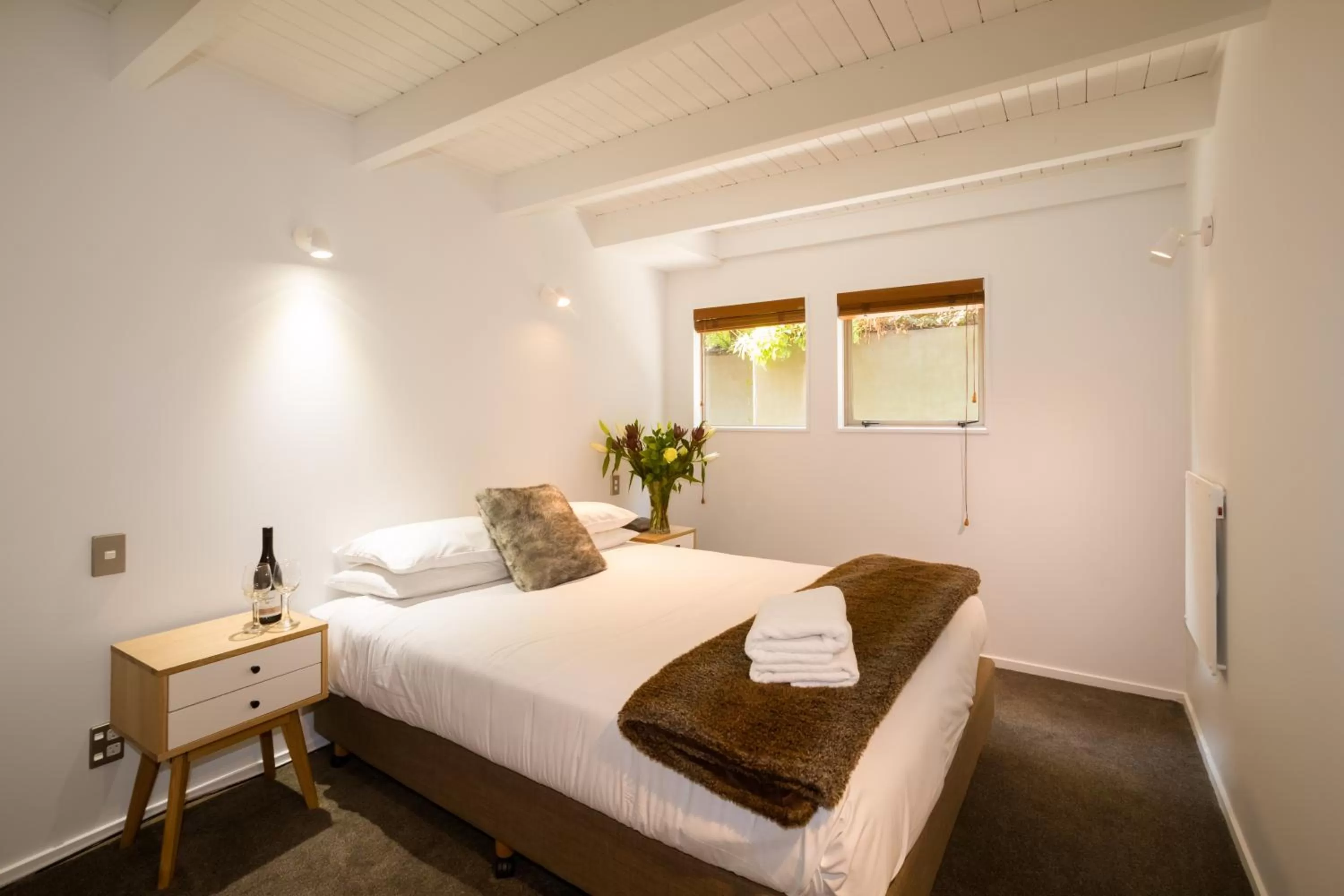 Bedroom, Bed in Cranbury Court Apartments