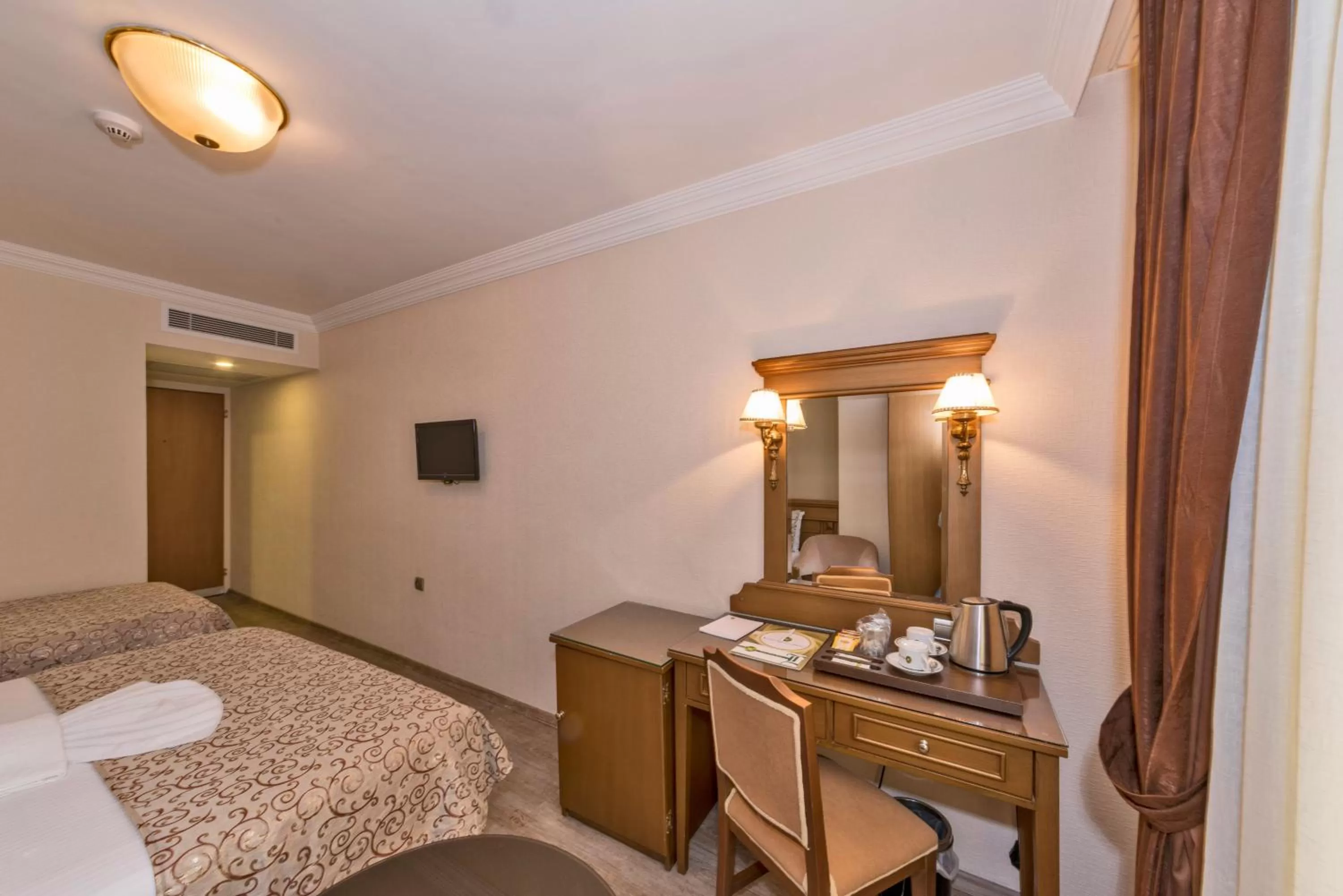 Bed in Laleli Gonen Hotel