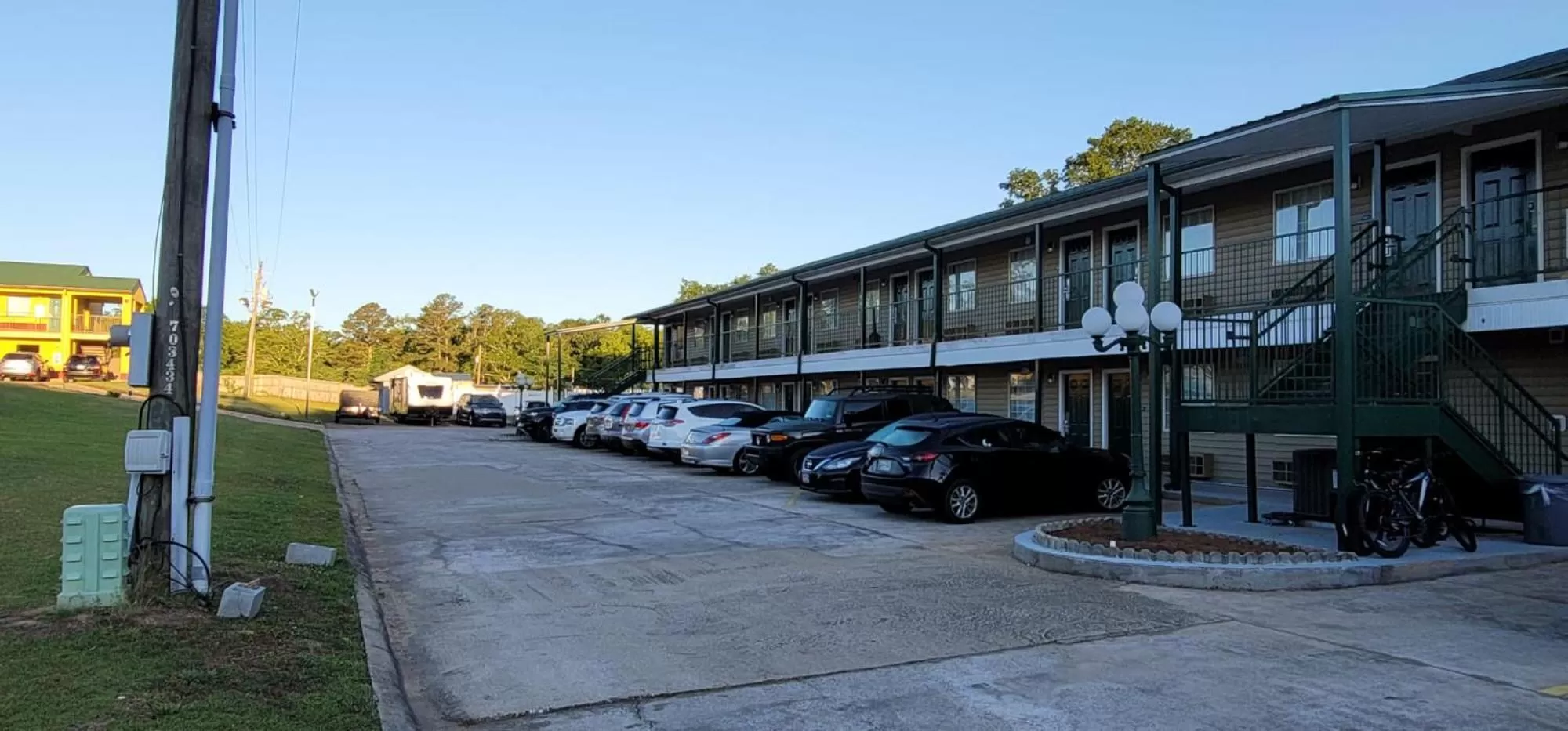 Property building in Garden Inn and Suites near Callaway Gardens Pine Mountain
