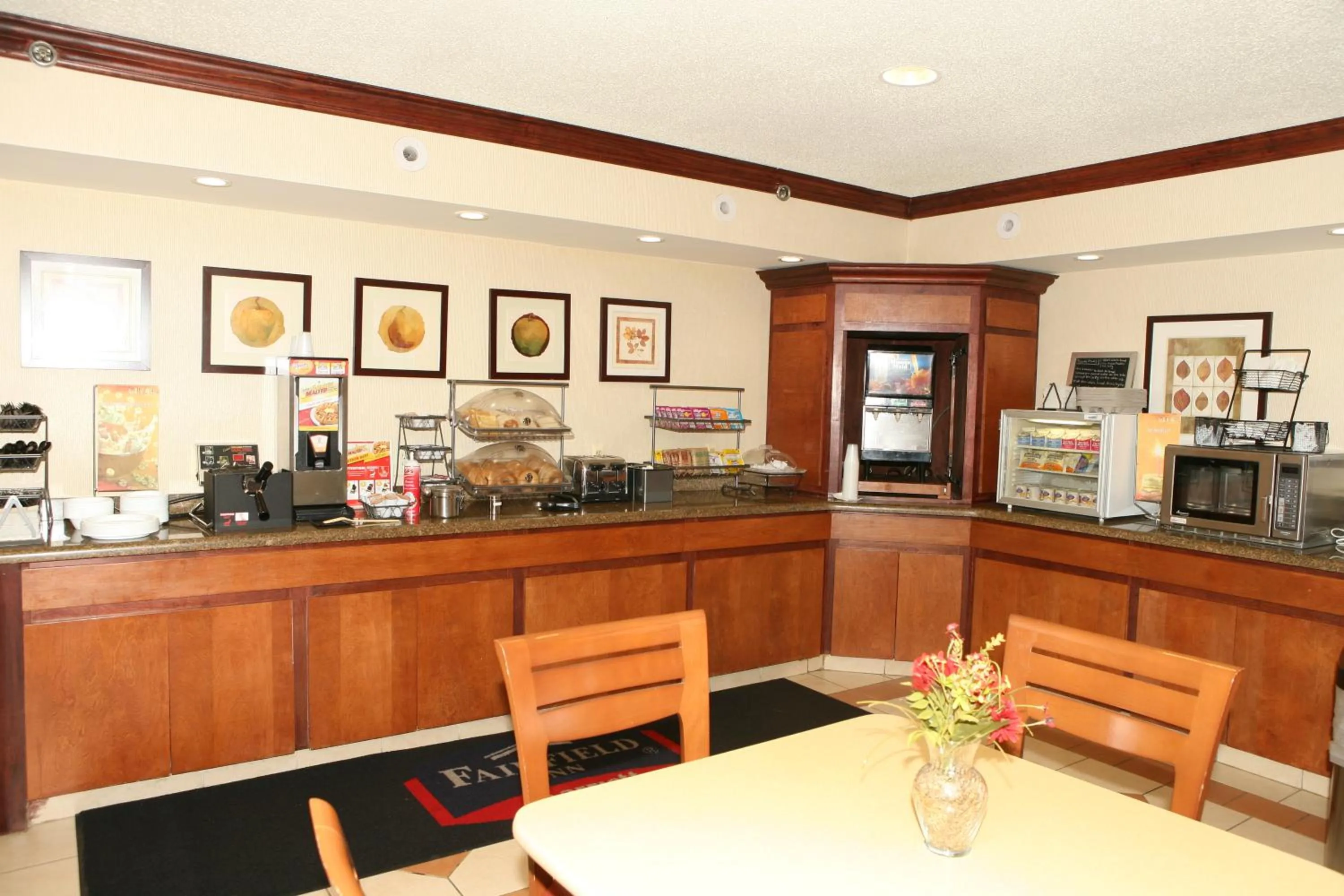 Restaurant/places to eat in Staywell Inn