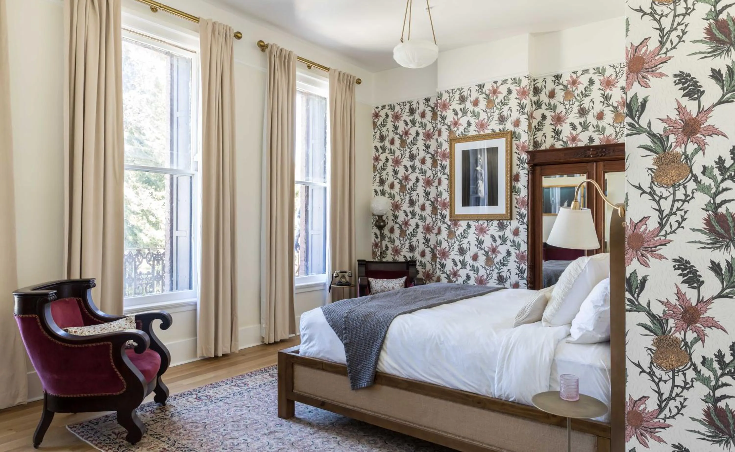 Bed in National Exchange Hotel