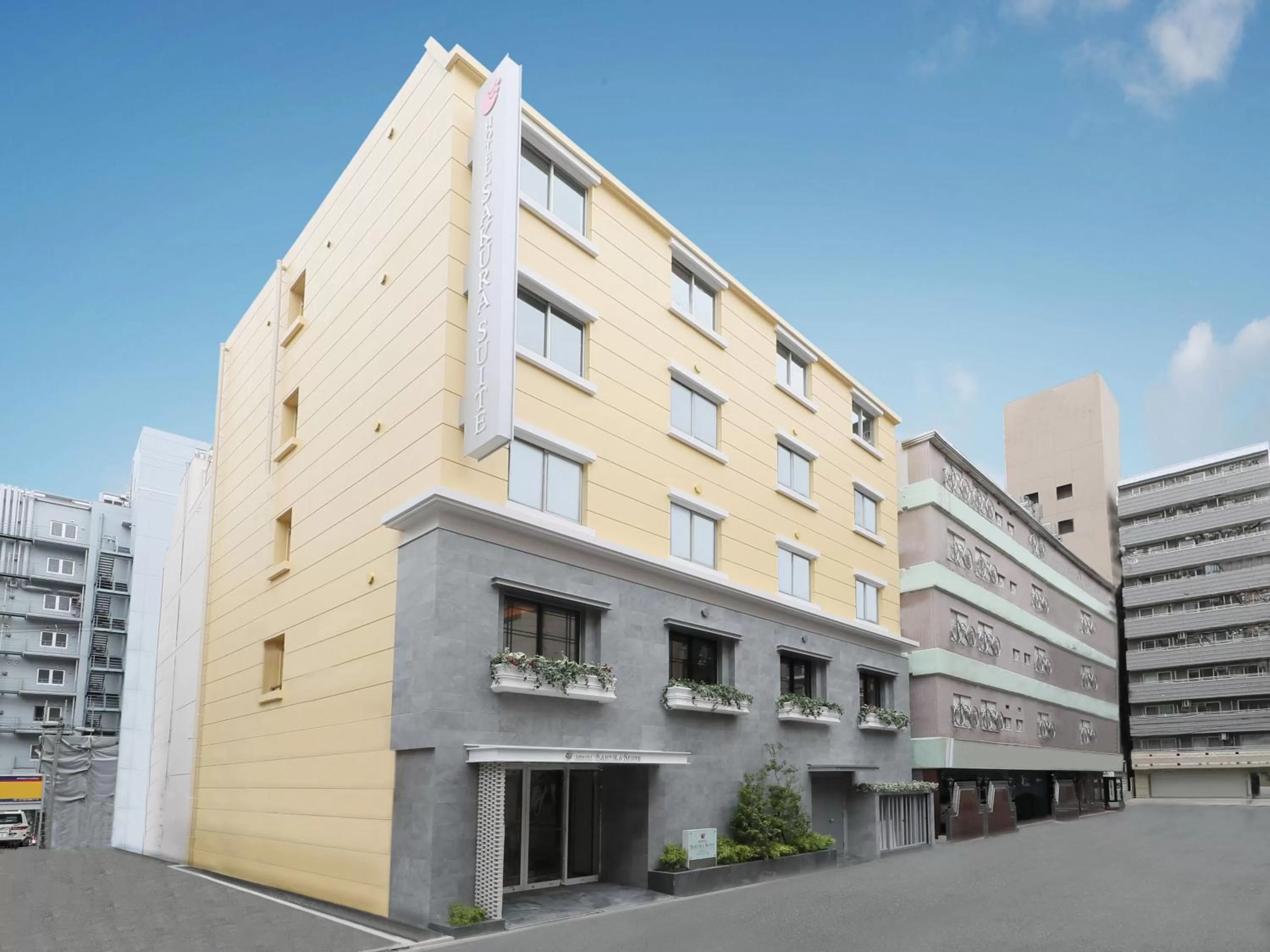 Facade/entrance in Hotel Sakura Suite Osaka Juso