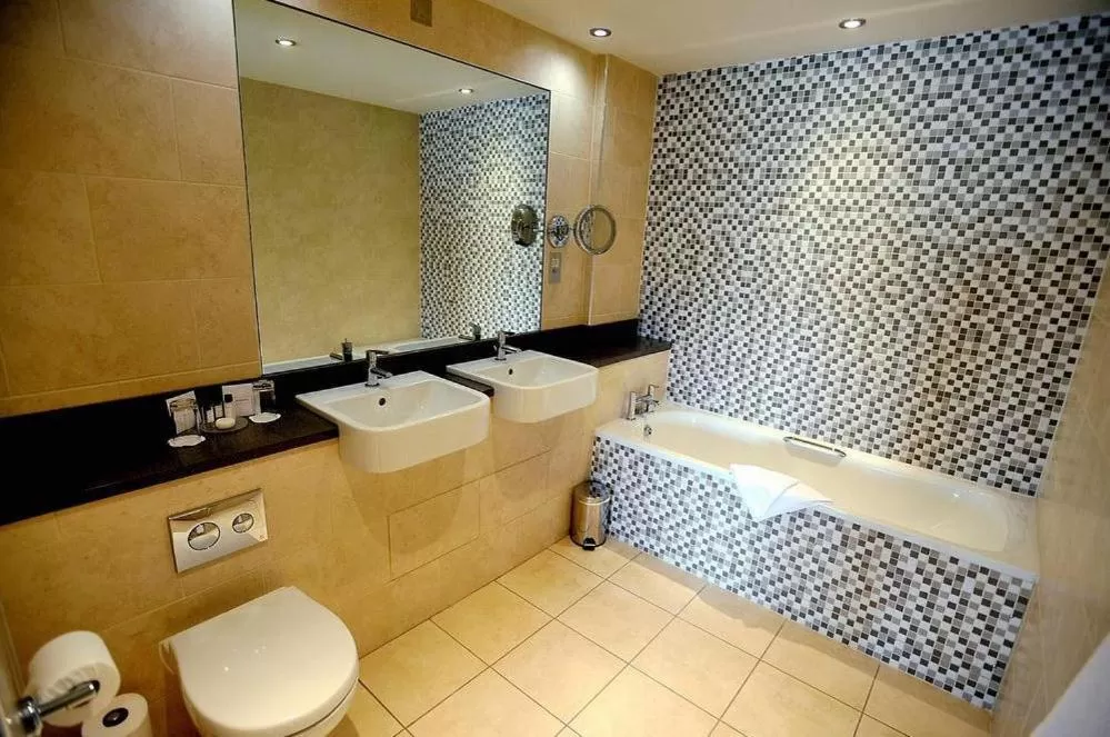 Bathroom in Trout Hotel