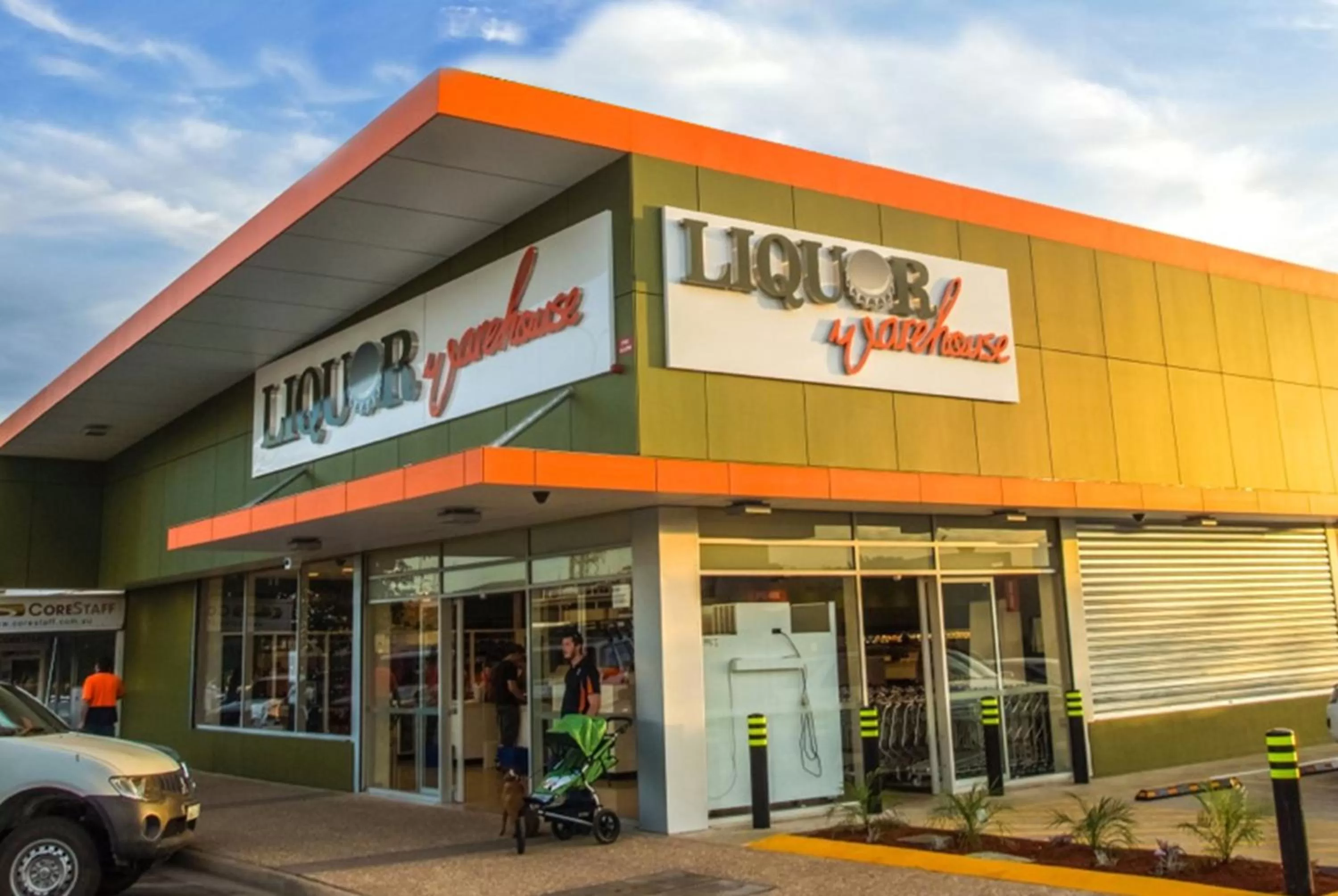 On-site shops in Isa Hotel