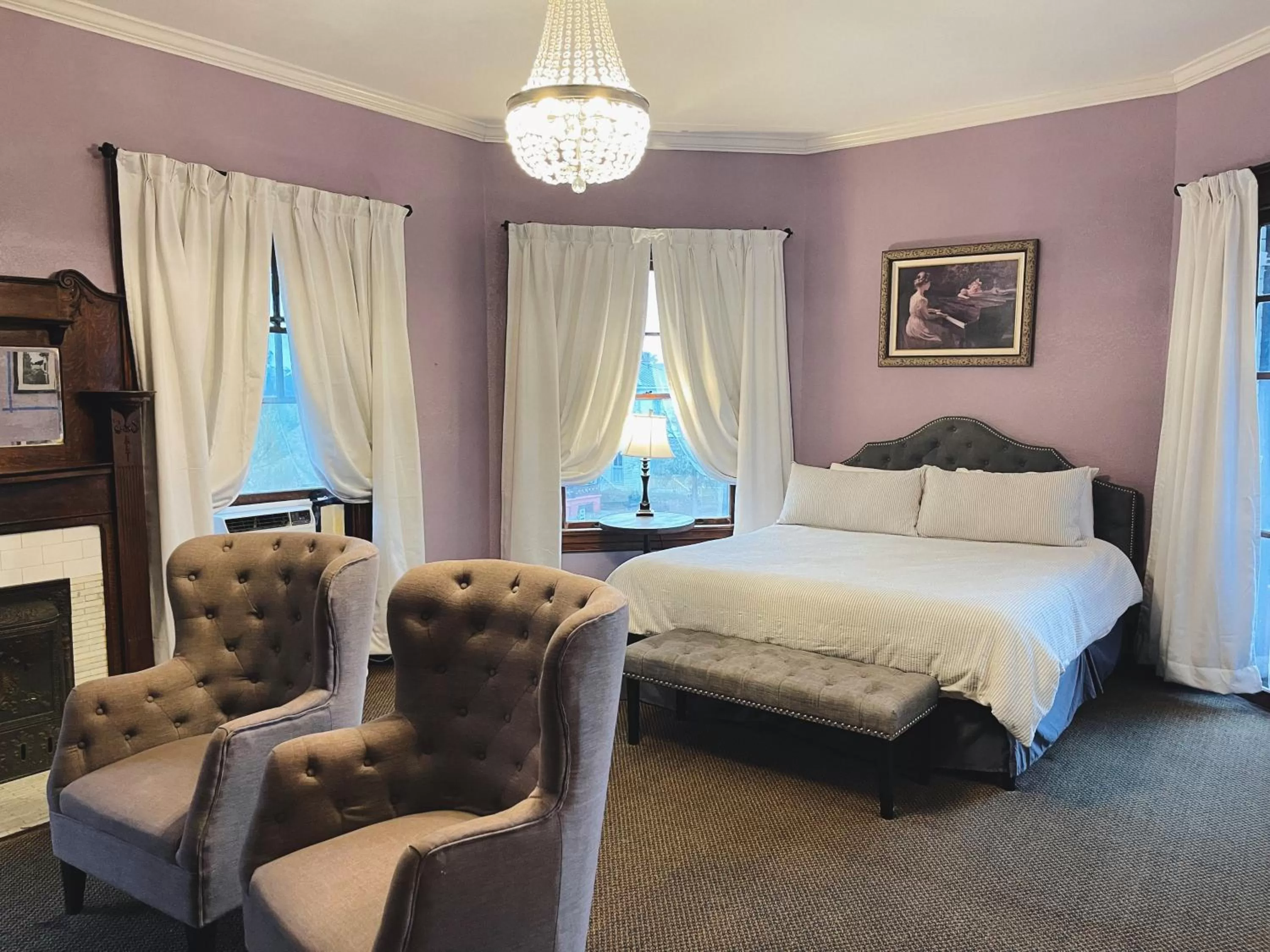 Photo of the whole room, Bed in The Mansion on 17th, formerly Schaefer Haus