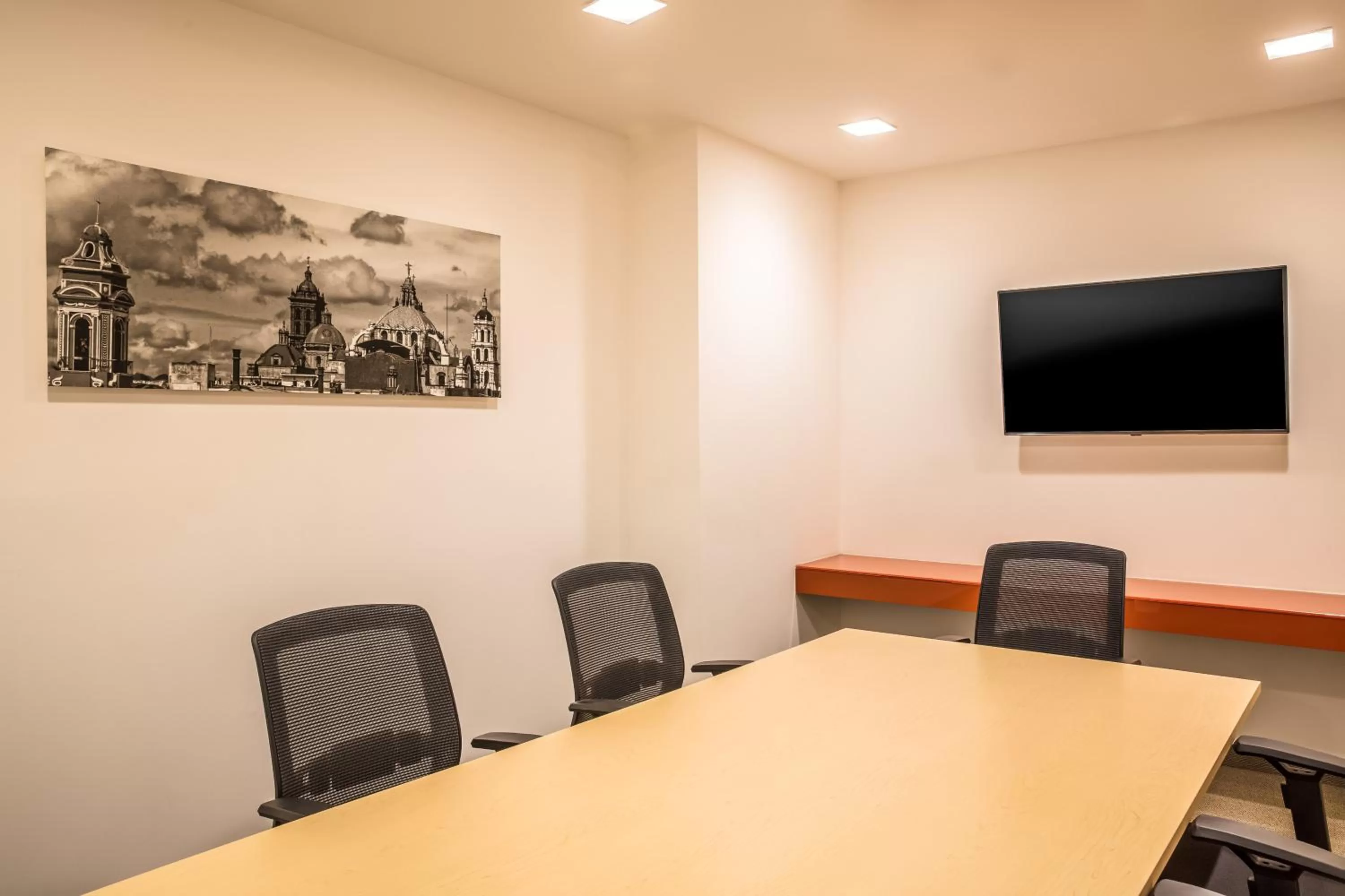 Meeting/conference room in One Puebla Serdan