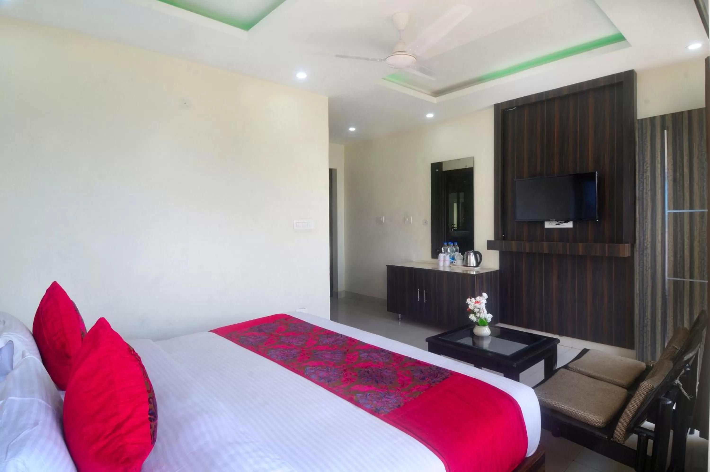 Bedroom, Bed in Hotel Bliss Valley - Hotel in Dharamshala