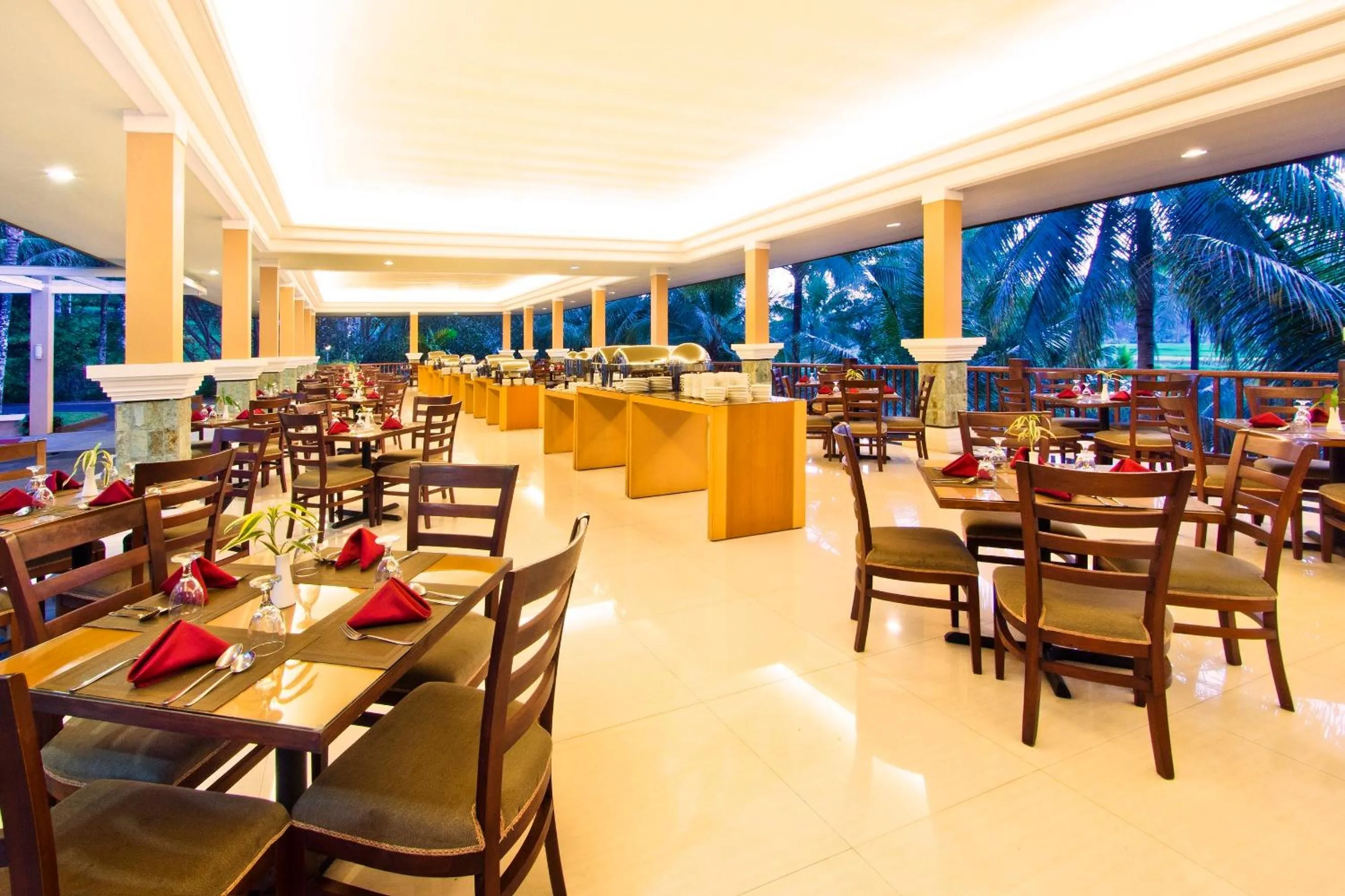 Restaurant/places to eat in Puri Asri Hotel & Resort