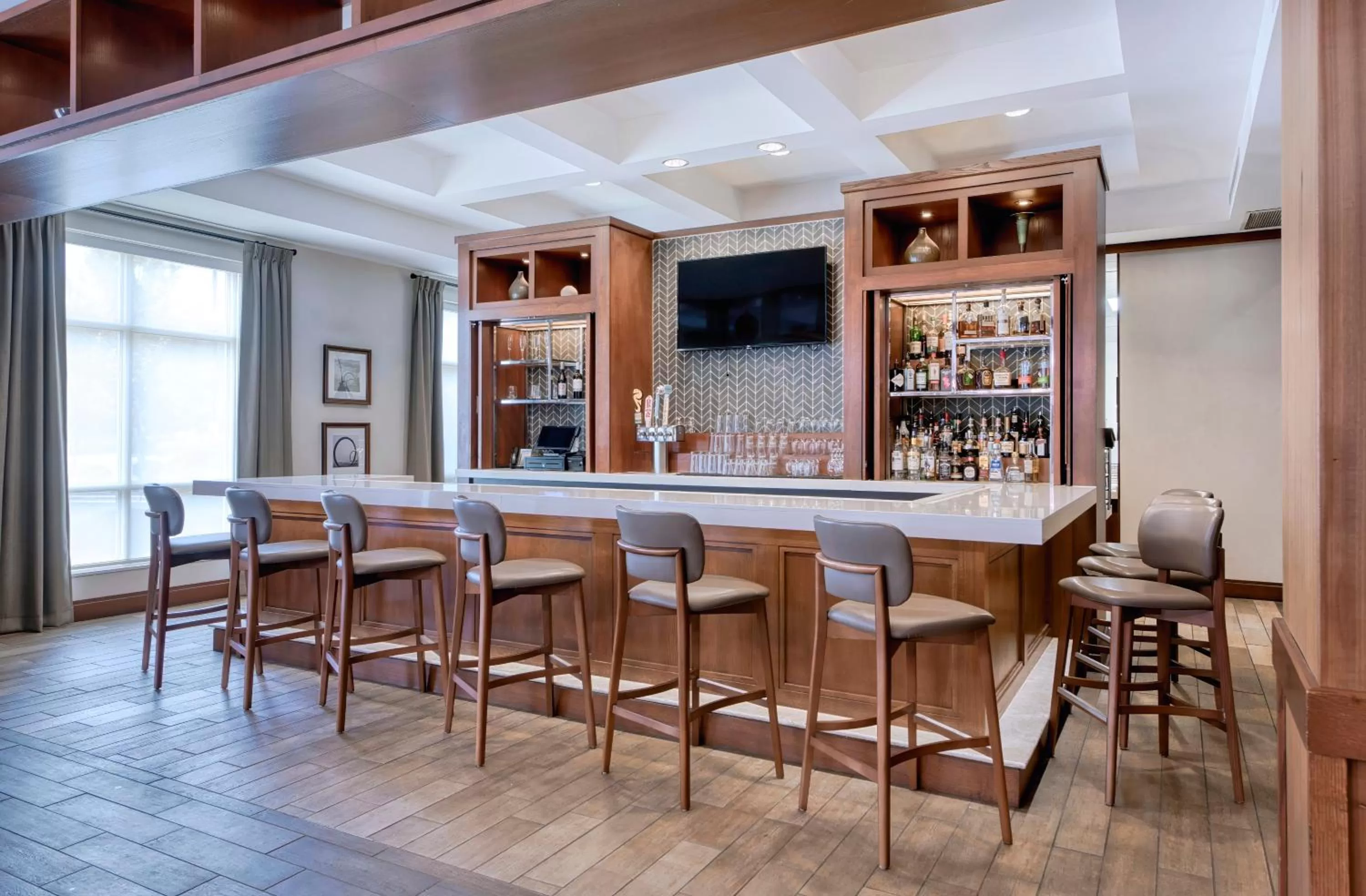 Lounge or bar in DoubleTree by Hilton Raleigh-Cary