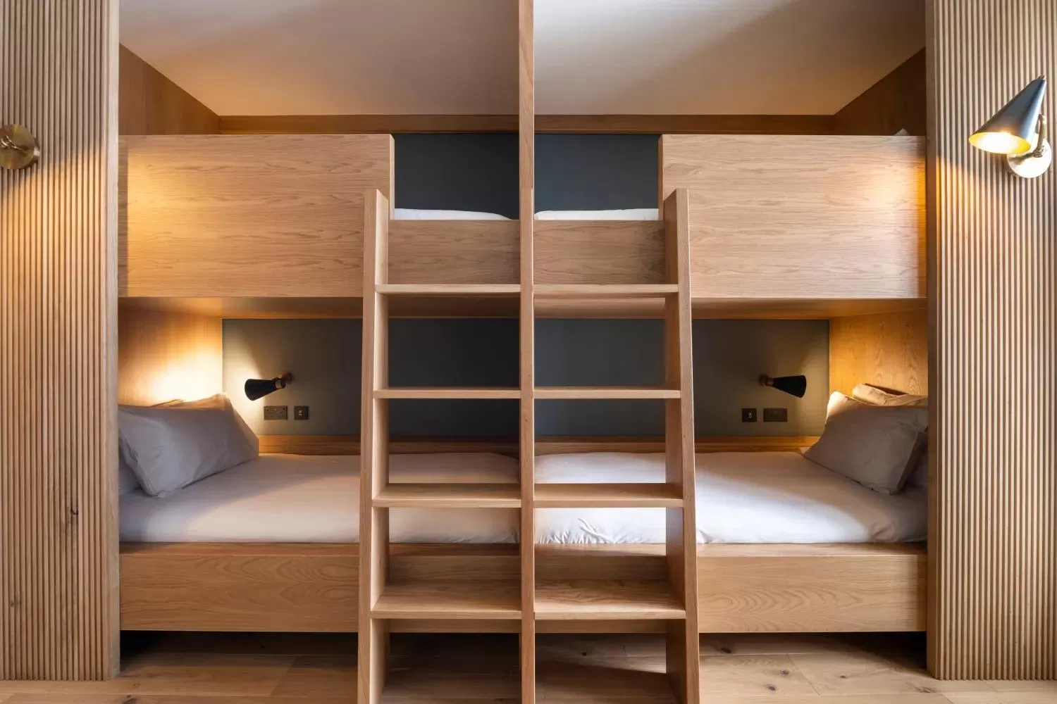 Bed in Mollie's Motel & Diner Bristol