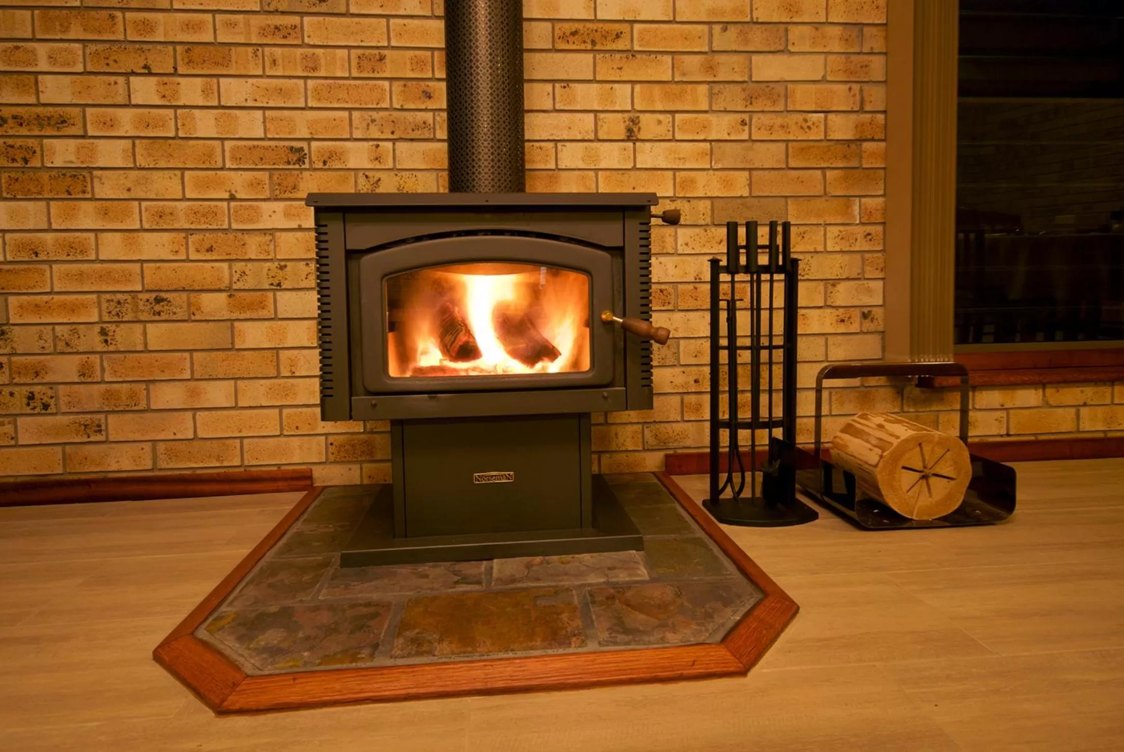 Communal lounge/ TV room in Riverside Rest Nambucca Heads