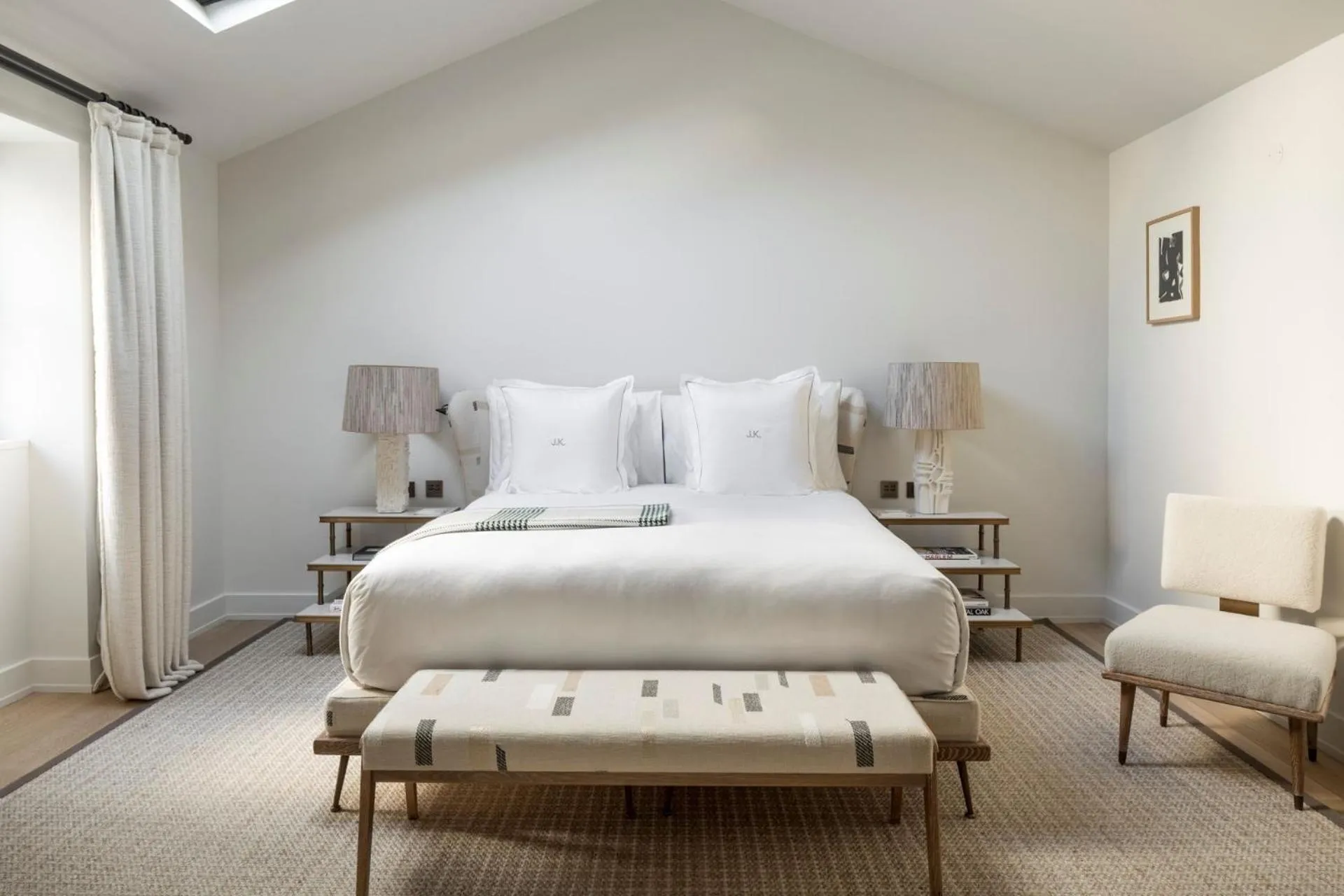 Bedroom, Bed in J.K. Place Paris