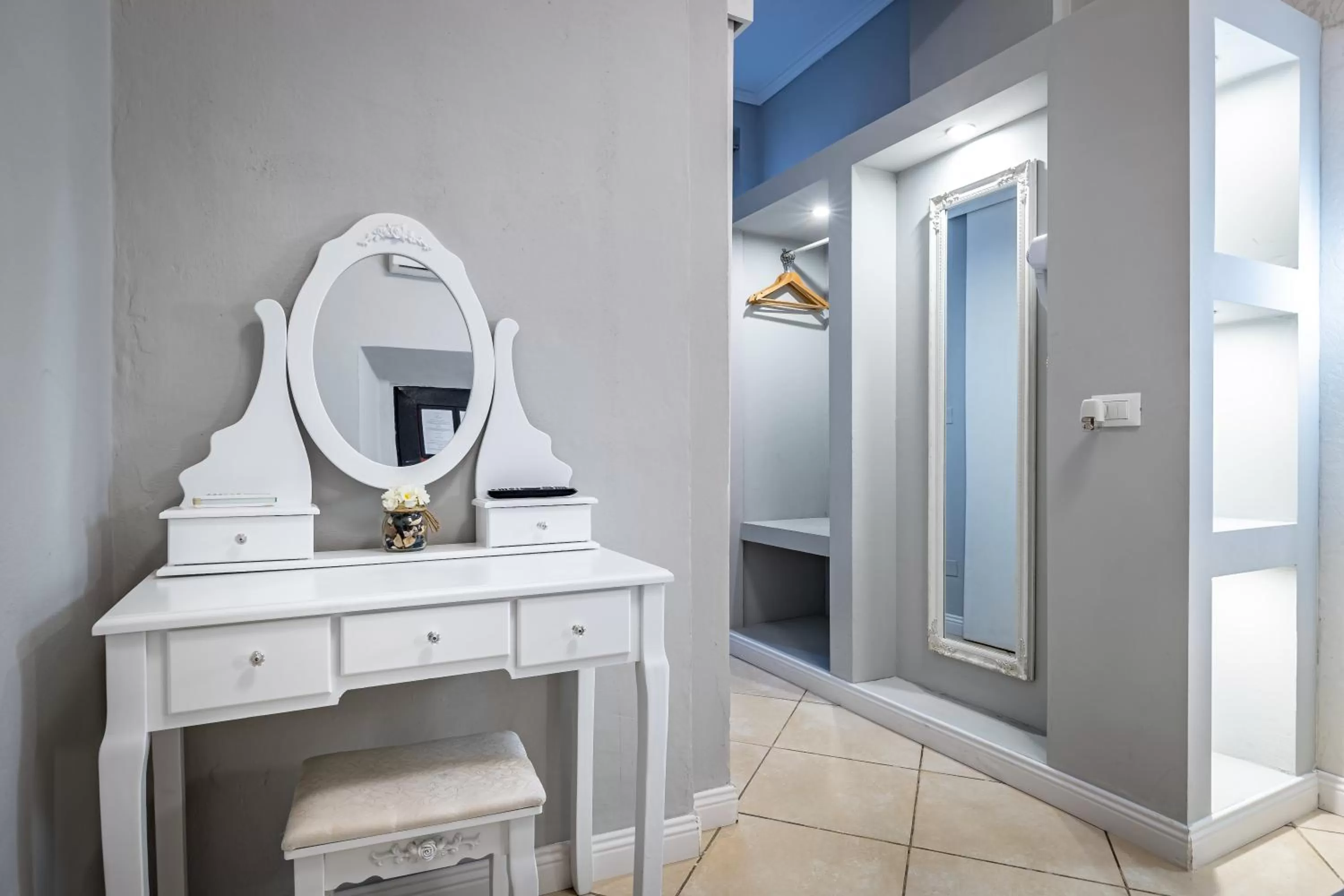 wardrobe in HOTEL VENETO con accesso ZTL