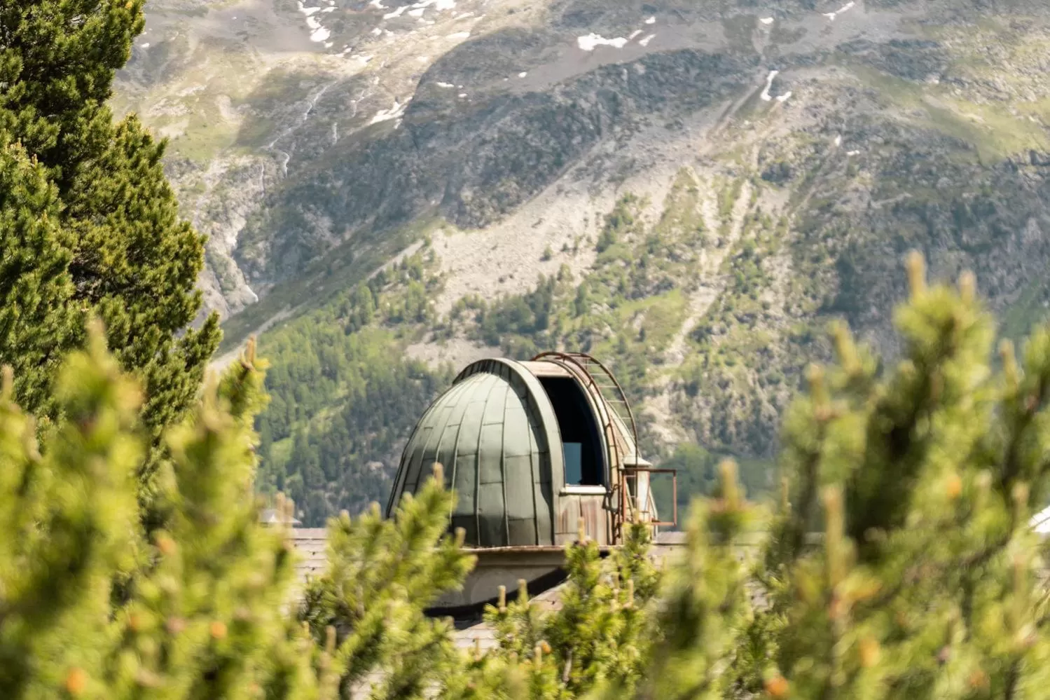 Facade/entrance in Sternwarte by Randolins