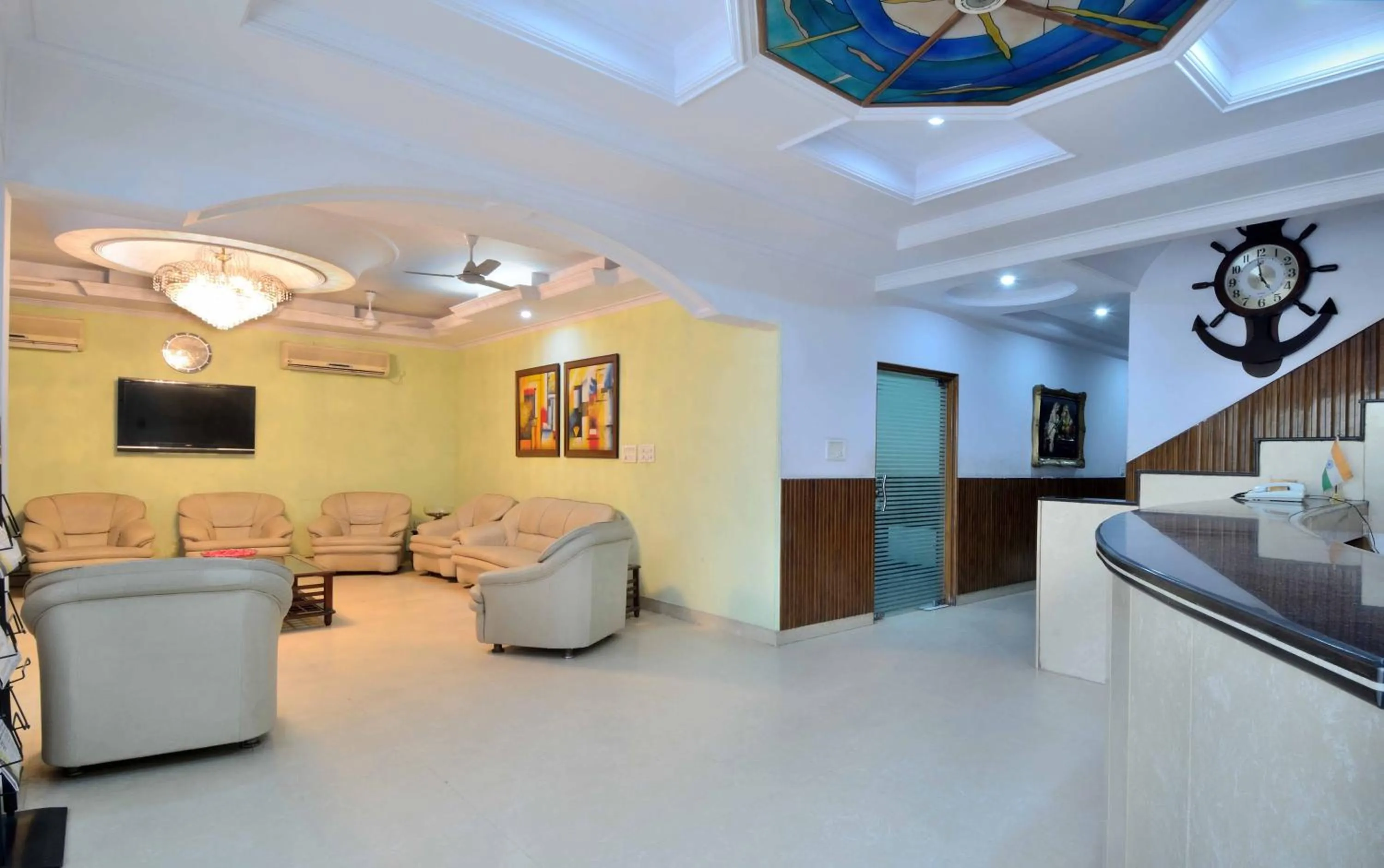 Lobby or reception in Hotel Pablas International, New Delhi, Near Metro