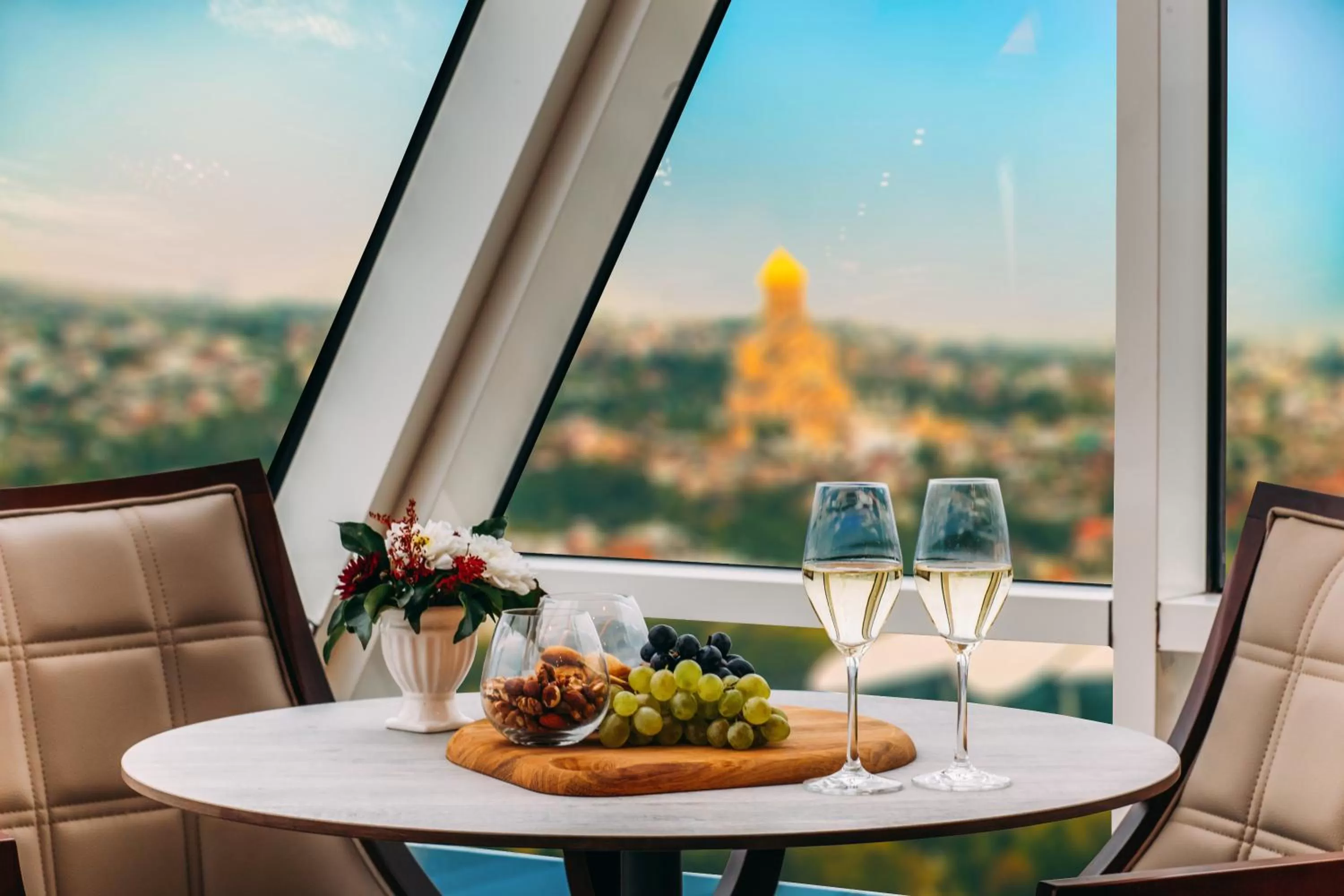 Lounge or bar in The Biltmore Tbilisi Hotel