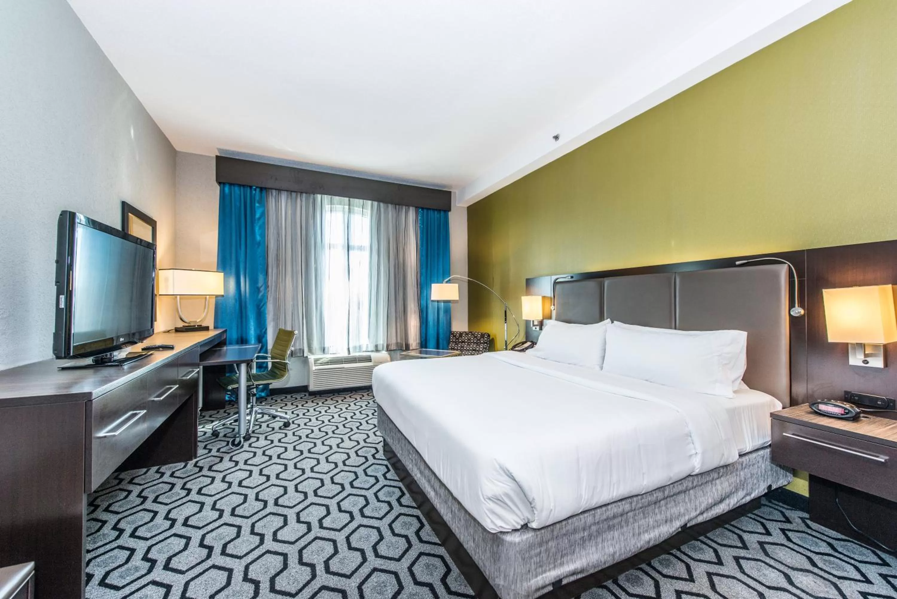 Bedroom, Bed in Holiday Inn Express & Suites Charleston Arpt-Conv Ctr Area by IHG