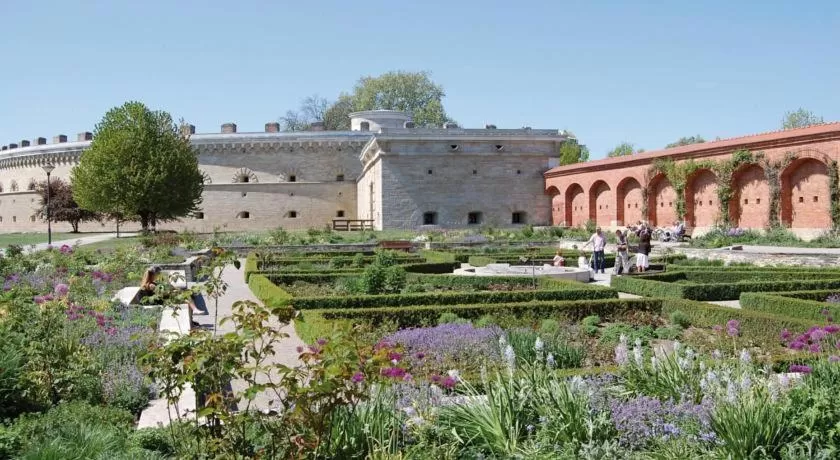 Property building in Ara Classic