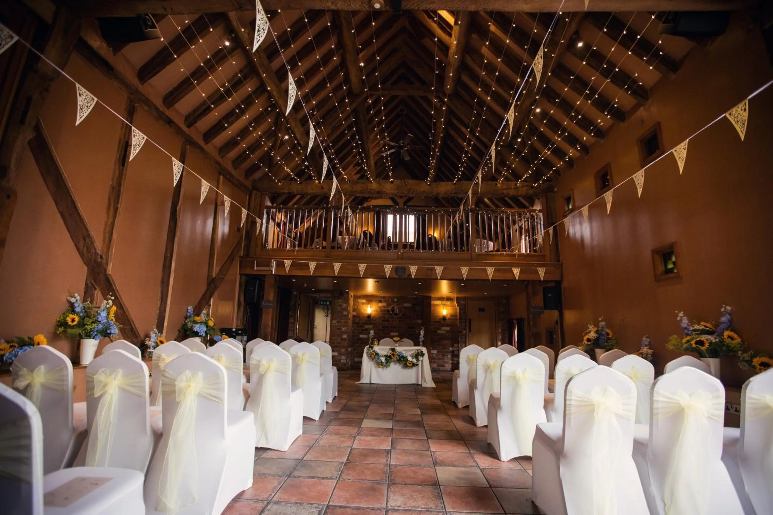 Restaurant/places to eat in Hundred House Hotel