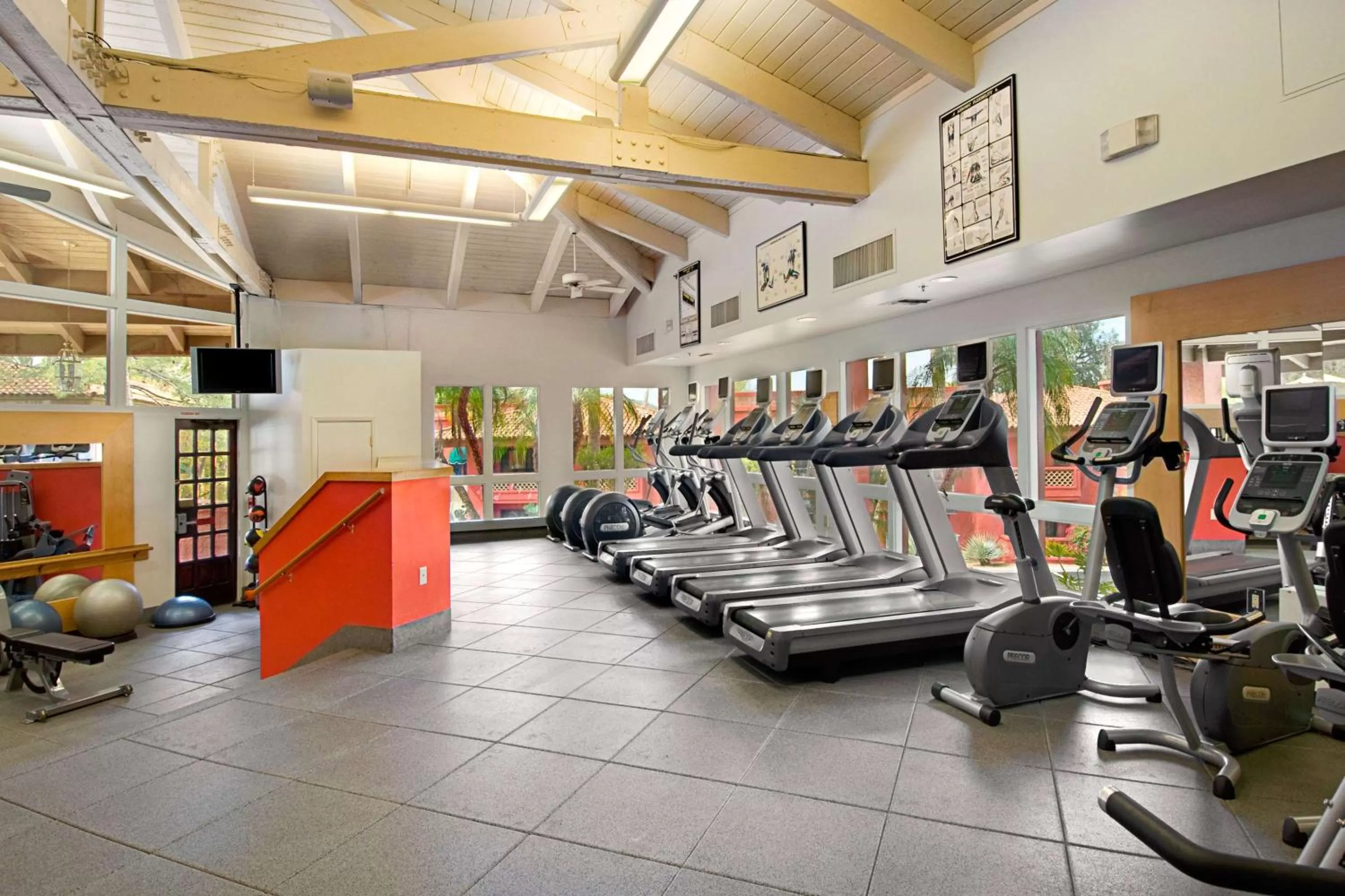 Fitness centre/facilities in Hilton Phoenix Tapatio Cliffs Resort