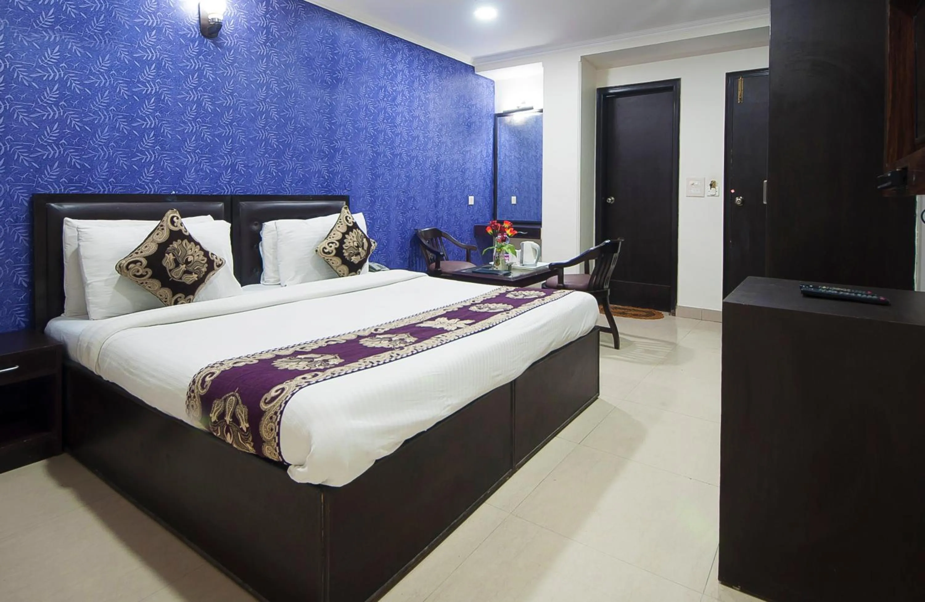 Bedroom, Bed in HOTEL DAKHA INTERNATIONAL - Karol Bagh, New Delhi