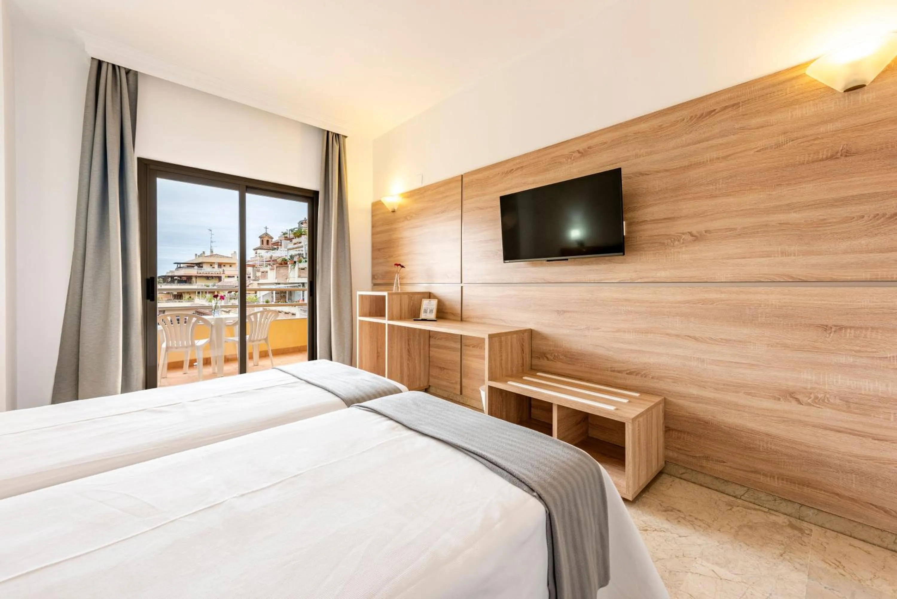 Bed in Hotel Toboso Almuñécar