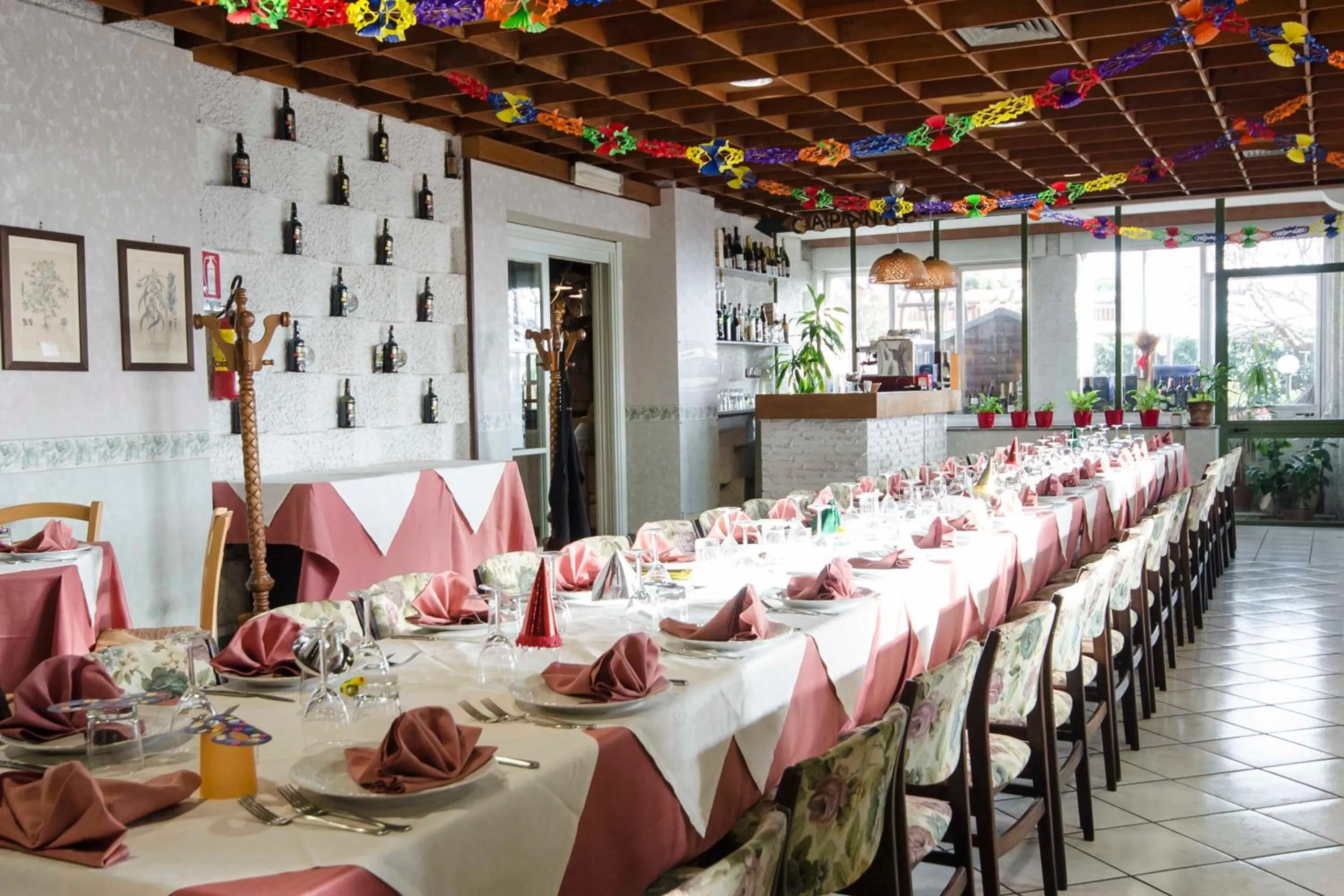 Restaurant/places to eat in Hotel Tarconte