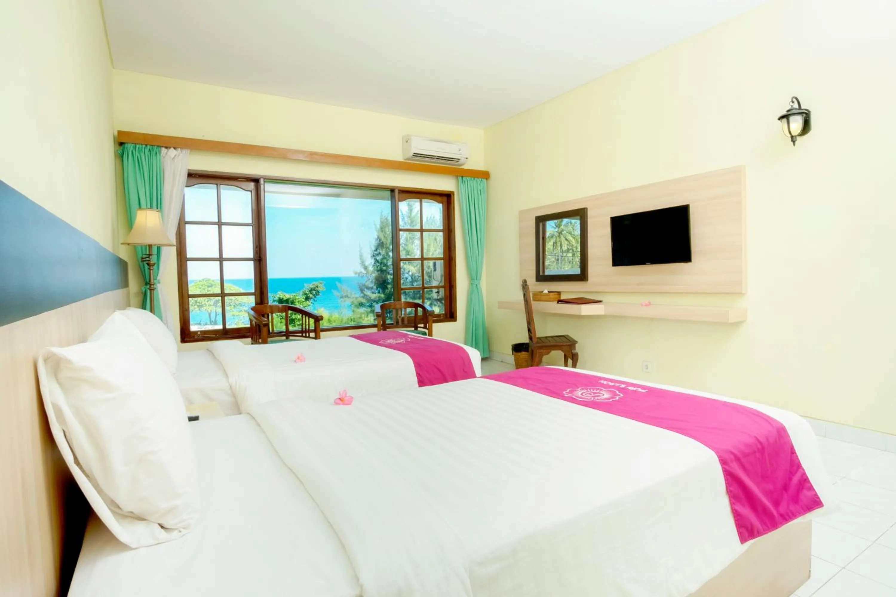 View (from property/room), Bed in Puri Saron Senggigi Hotel