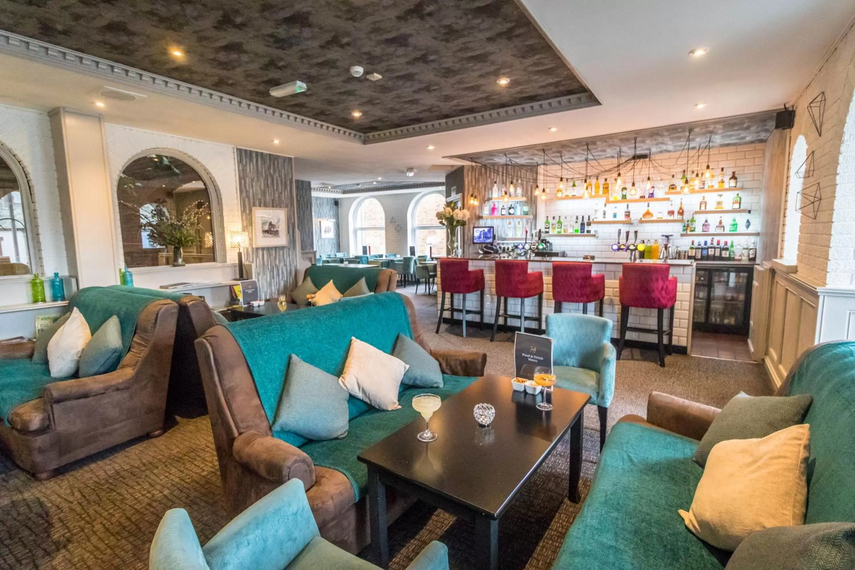 Lounge or bar in Washington Central Hotel and Sleepwell Inn