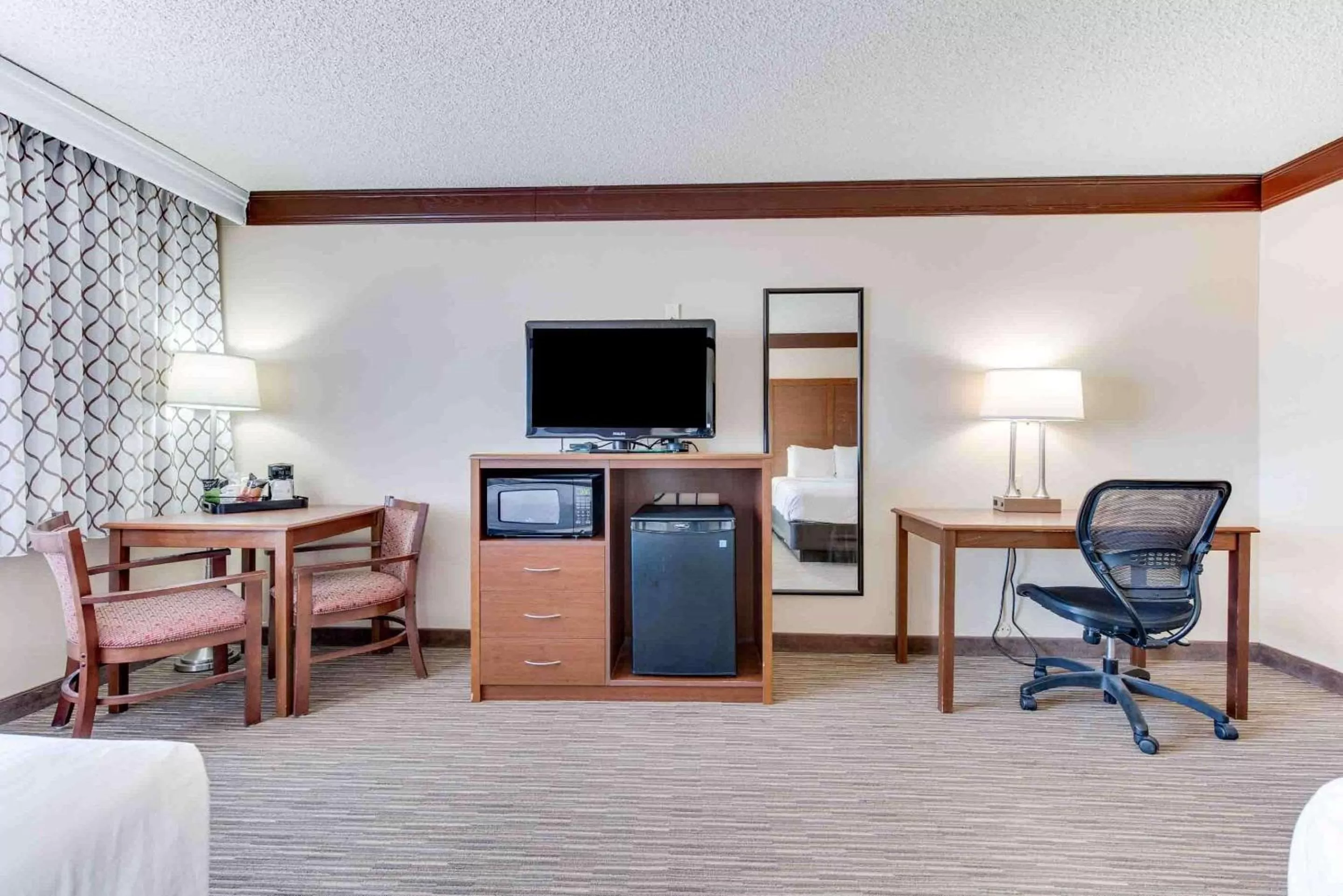 Bedroom in Best Western Movie Manor