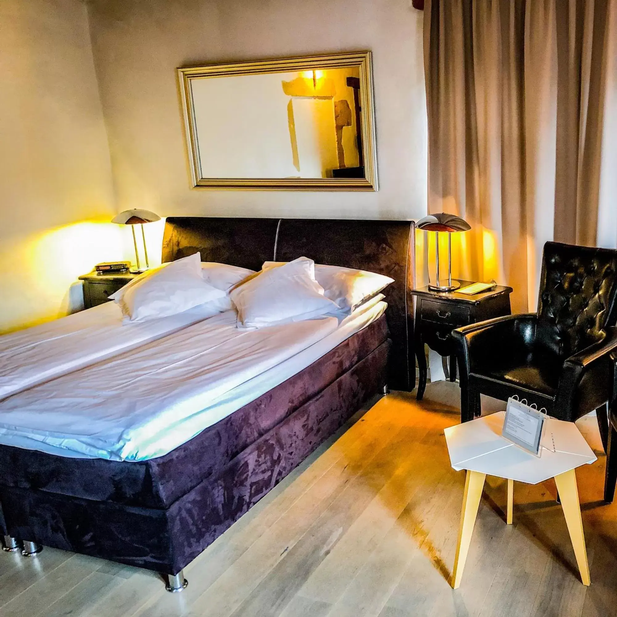 King Room in Hôtel La Maison du Prussien King Room in Hôtel La Maison du Prussien